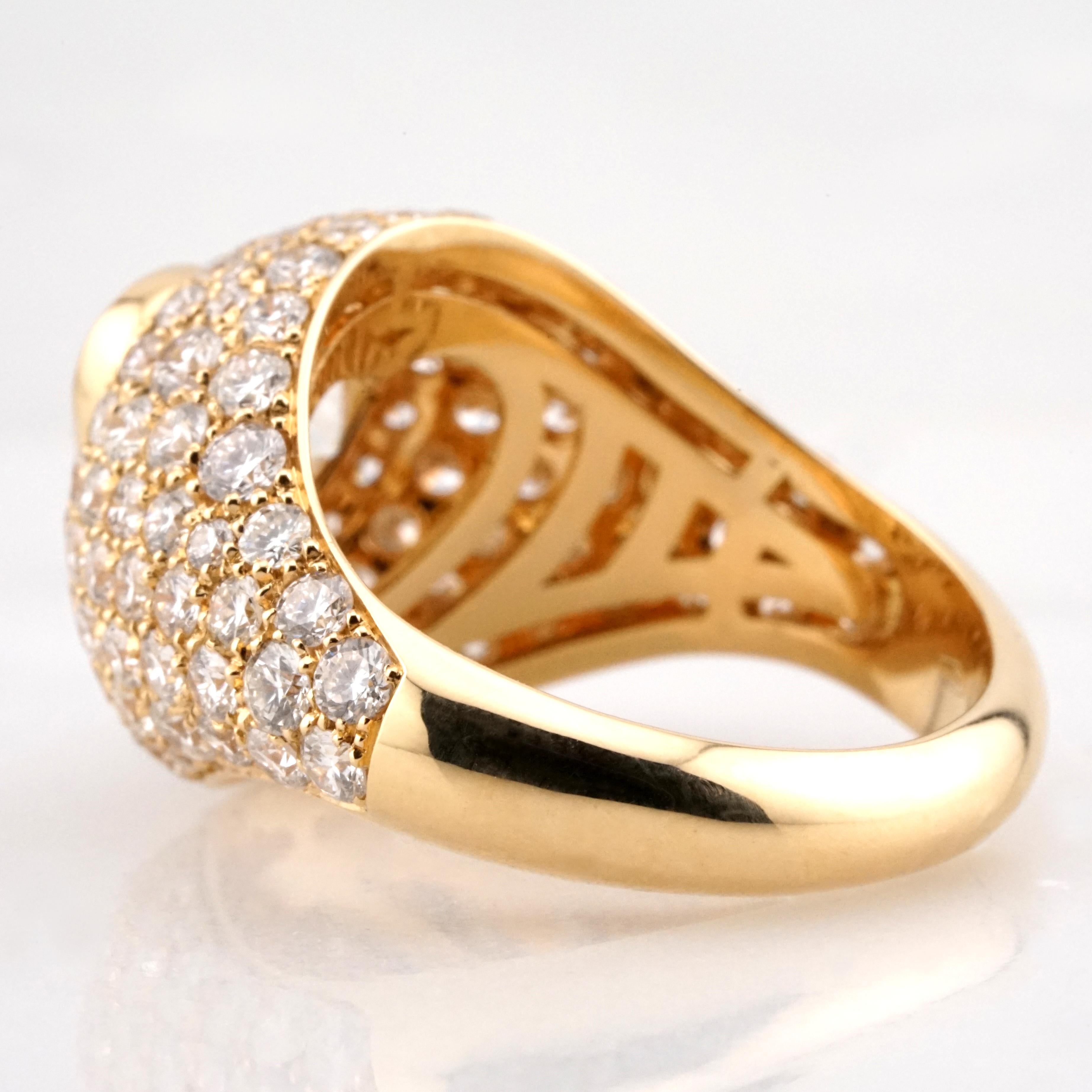 GIA Certified 2.74 Carat Heart Shape Diamond 18K Yellow Gold Ring In New Condition For Sale In Rome, IT
