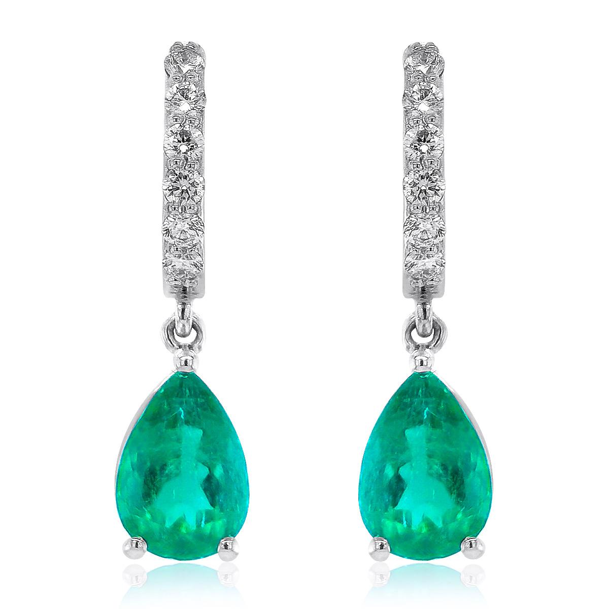 Esmeralda Verde Natural 2,74 cts en Pendientes 18KWG c Diamantes / Informe GIA Corte esmeralda en venta