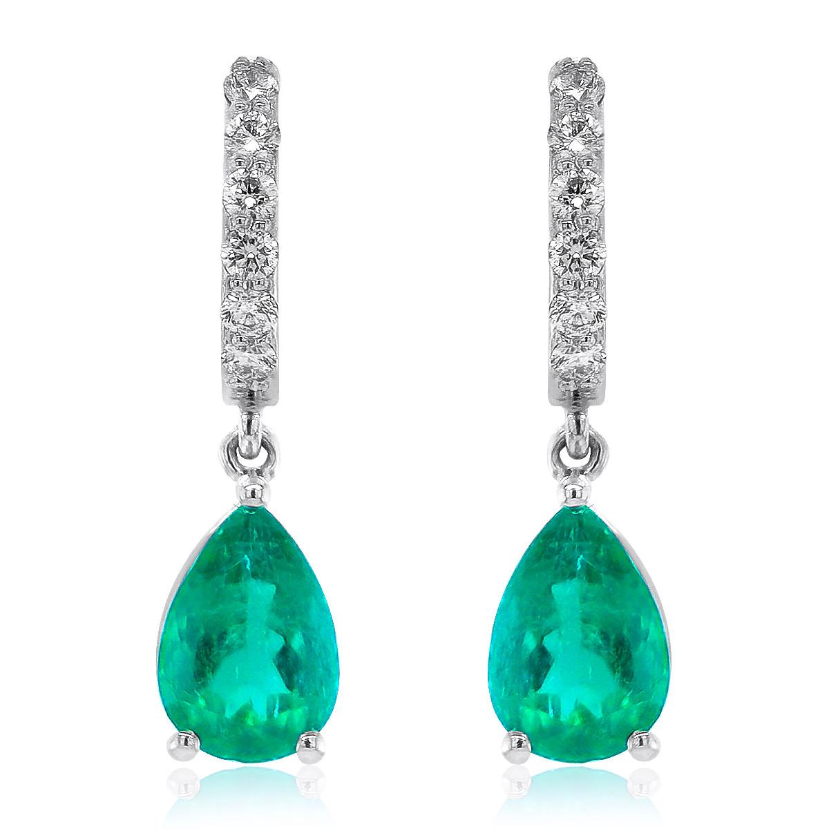 Taille émeraude Boucles d'oreilles en or 18 carats avec émeraude colombienne naturelle certifiée par le GIA (2,74 carats) en vente