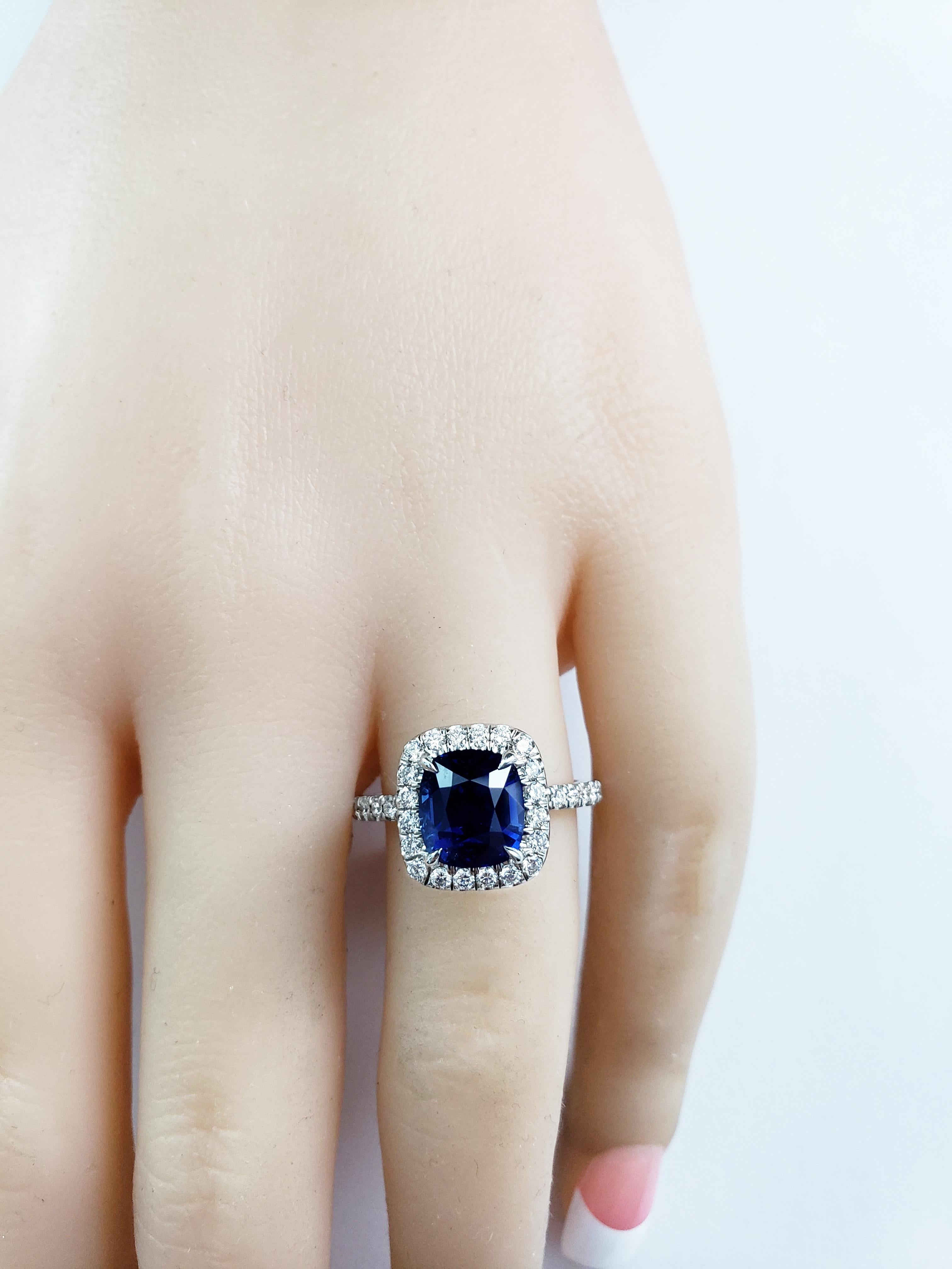 Women's Roman Malakov GIA Certified No Heat Blue Sapphire & Diamond Halo Engagement Ring For Sale
