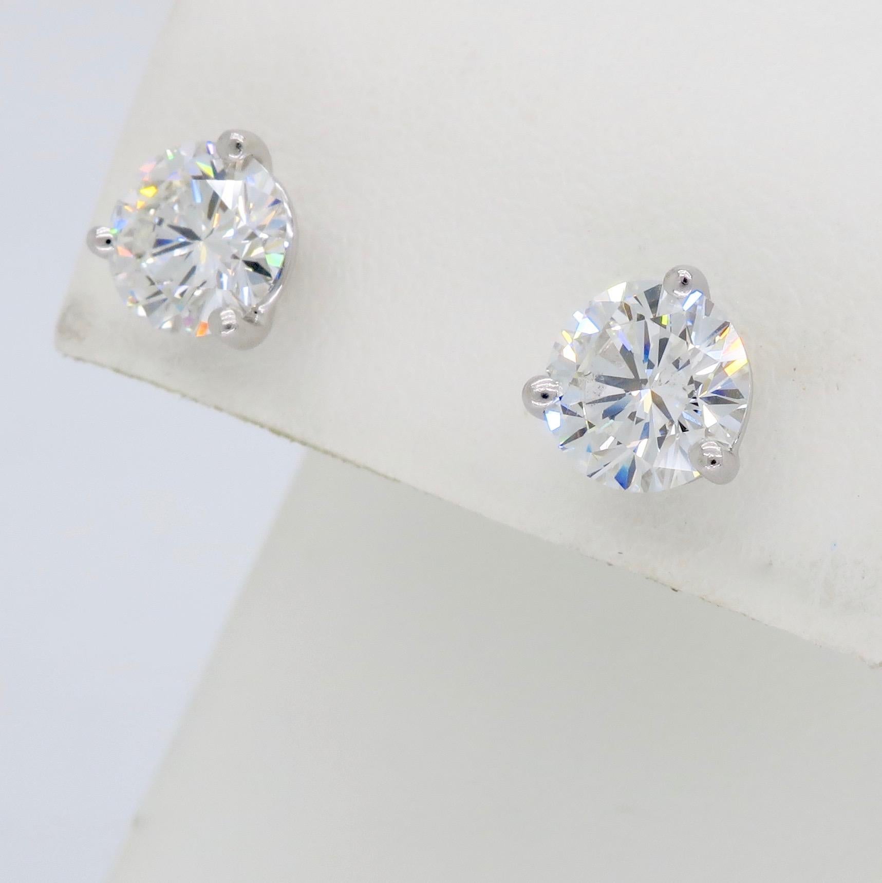 Women's or Men's GIA Certified 2.75 Carat Diamond Stud Earrings