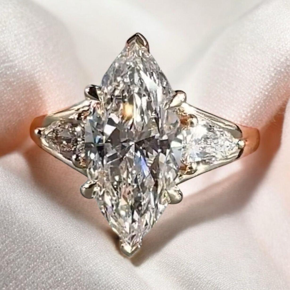 An exclusive Diamond solitaire ring, in essential and modern design, so elegant and refined style.
Elevate your timeless of beauty and add a touch of light and sophistication on your look.
Magnificent solitaire ring come in 18k gold with a GIA
