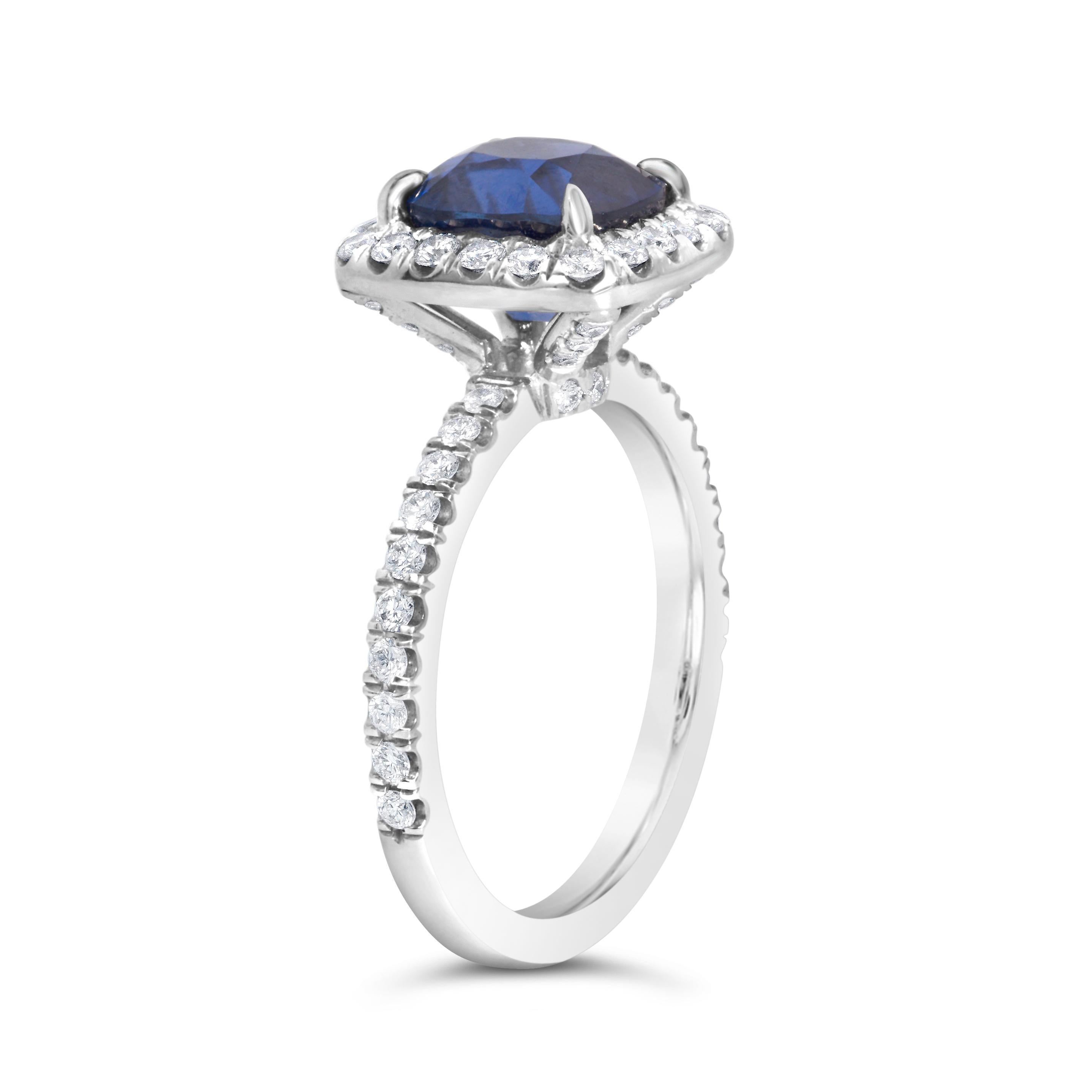 Contemporary GIA Certified 2.75 Carats Cushion Cut Sapphire & Diamond Halo Engagement Ring For Sale