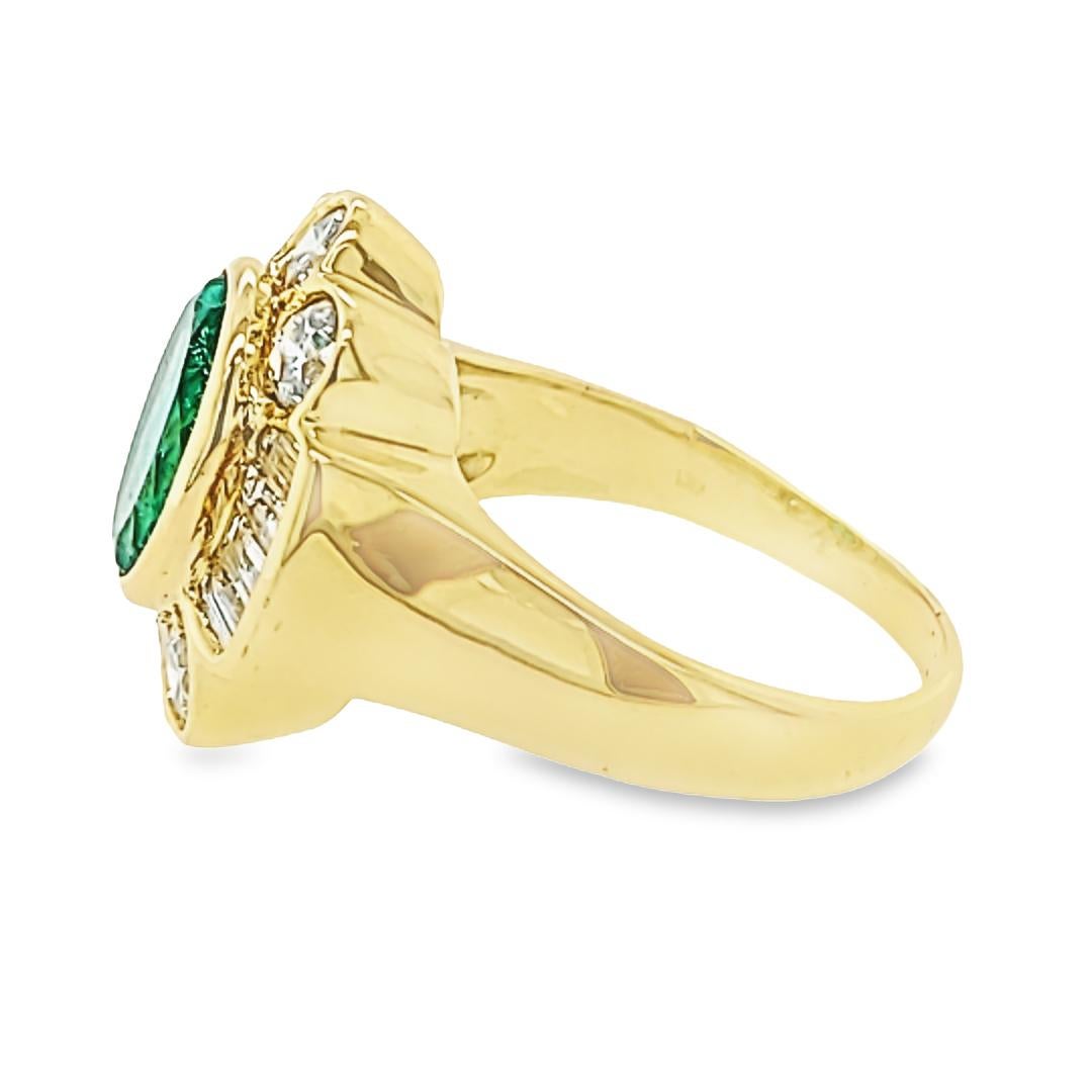 Oval Cut GIA Certified 2.76 Carat Colombian Emerald Ring in Yellow Gold For Sale