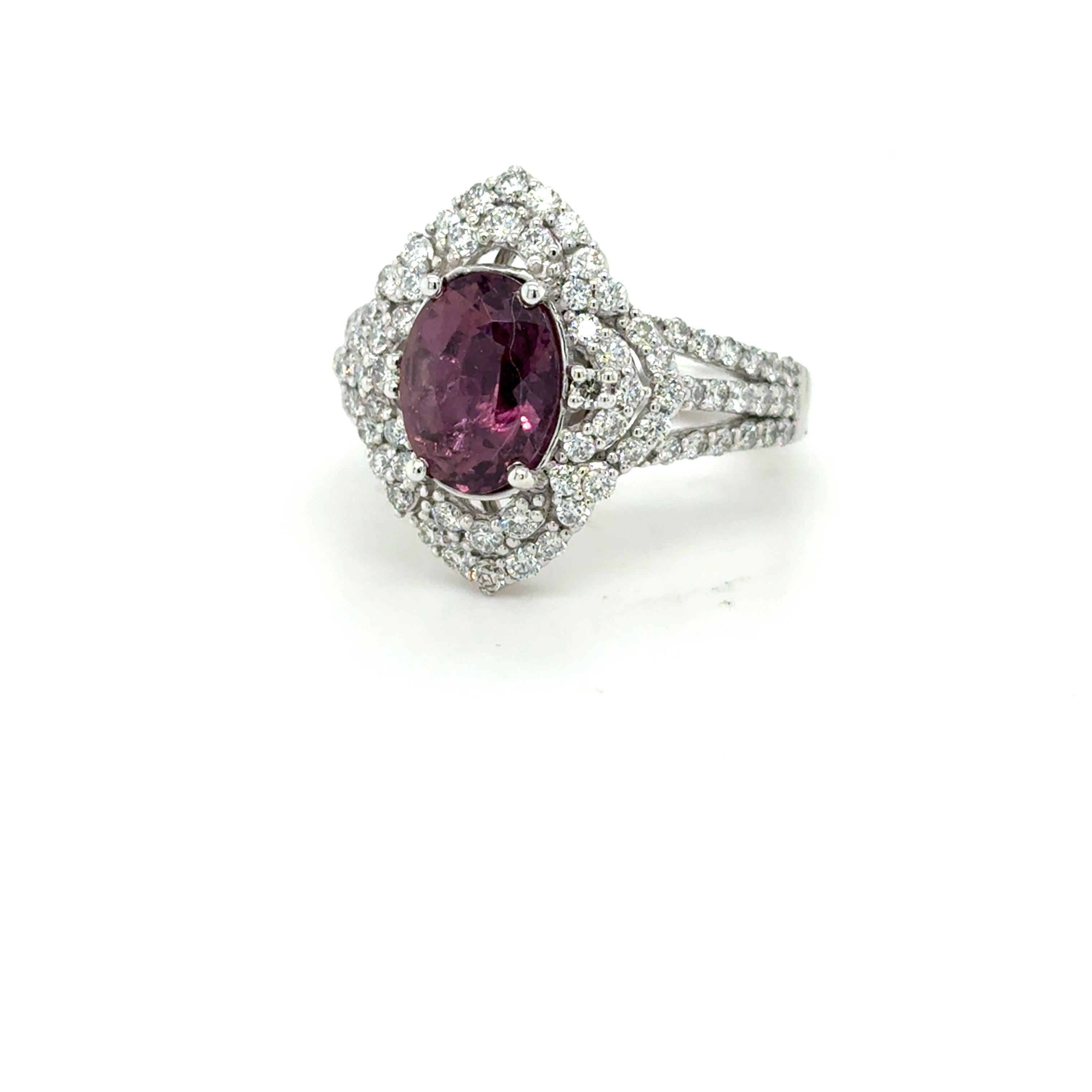 Anello di diamanti con zaffiro rosa viola con taglio ovale certificato GIA da 2,77 carati in vendita 4