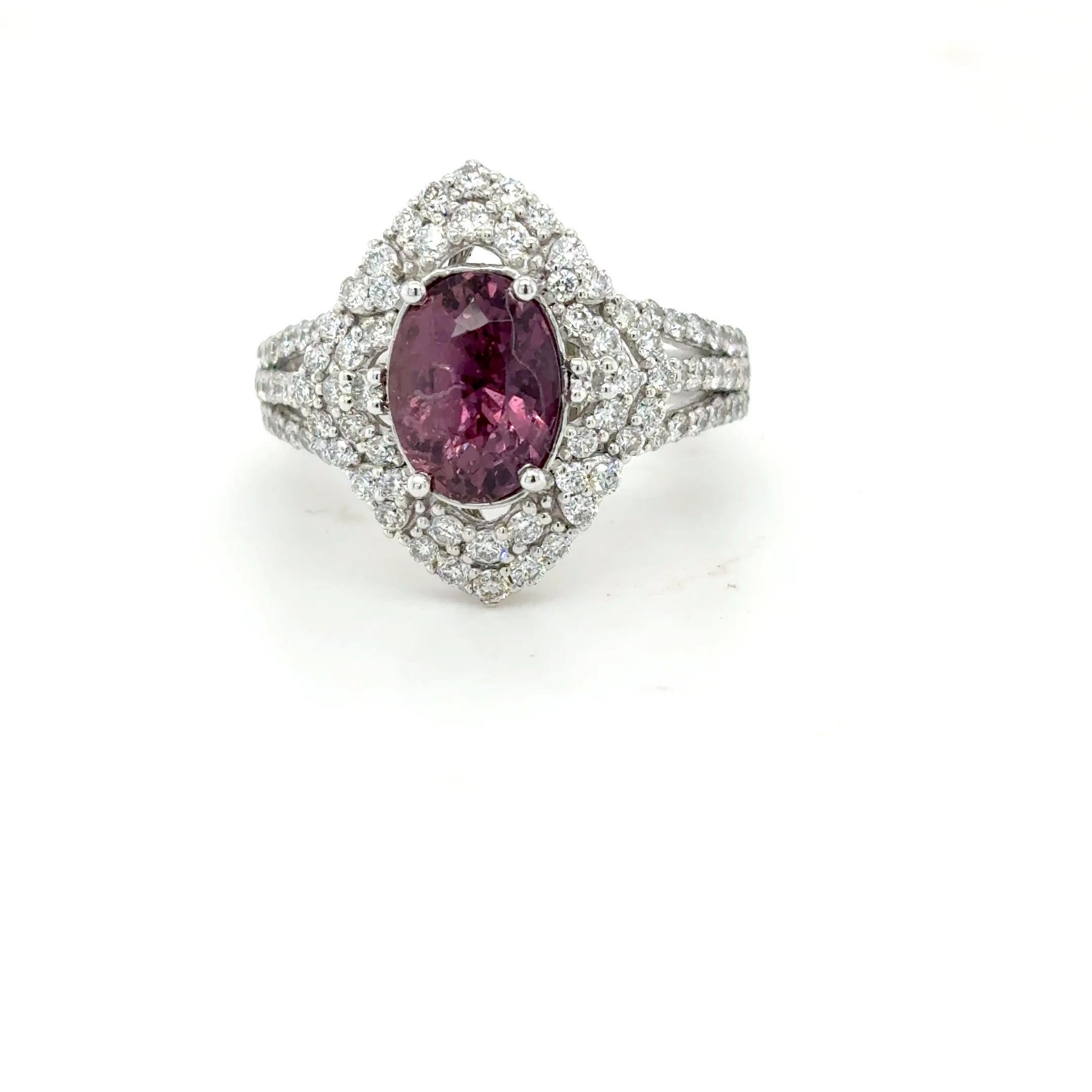 Anello di diamanti con zaffiro rosa viola con taglio ovale certificato GIA da 2,77 carati in vendita 6