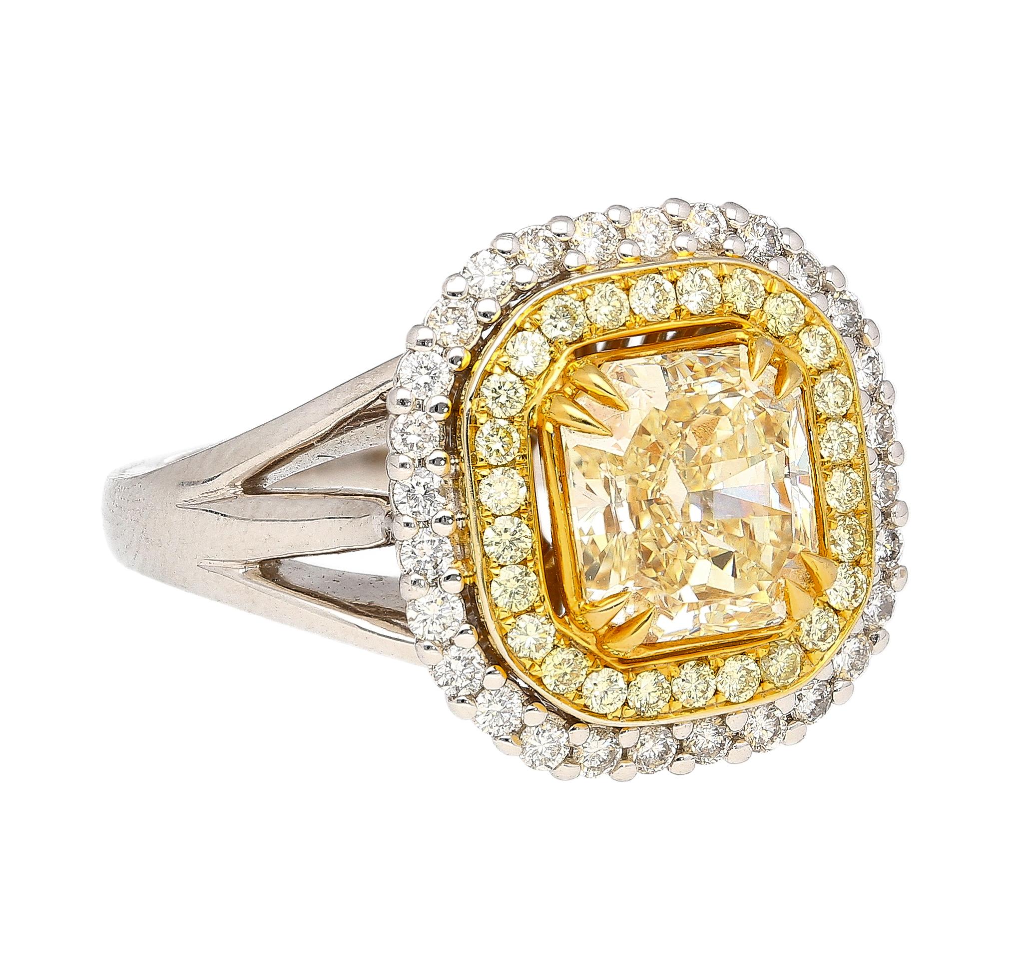 GIA Certified 2.79 Carat Fancy Colored Radiant Cut Diamond 18k Gold Ring For Sale 1