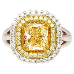 Bague en or 18 carats avec diamants de couleur fantaisie taille radiant de 2,79 carats certifiés par le GIA
