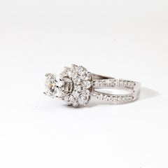 Anillo de compromiso con doble halo de diamantes redondos de 2,7 tcw certificado por el GIA - Oro blanco de 18 quilates
