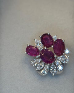 GIA zertifiziert 2,81 Karat Burma No Heat Rubin Weiß Diamant Platin Brosche