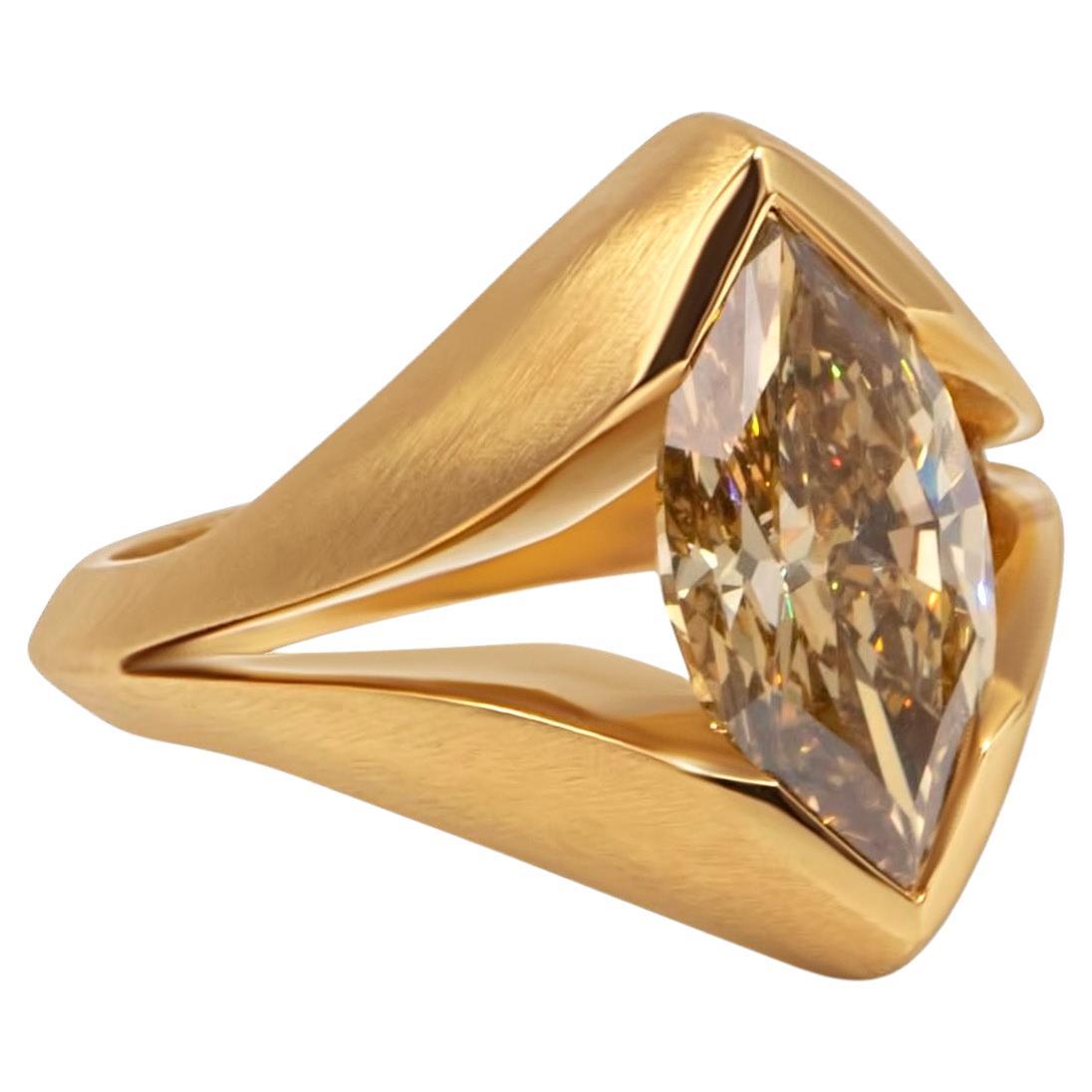 GIA zertifiziert 2,82 Karat Fancy Deep Brownish Orangey Yellow Diamond Ring in 22K im Angebot