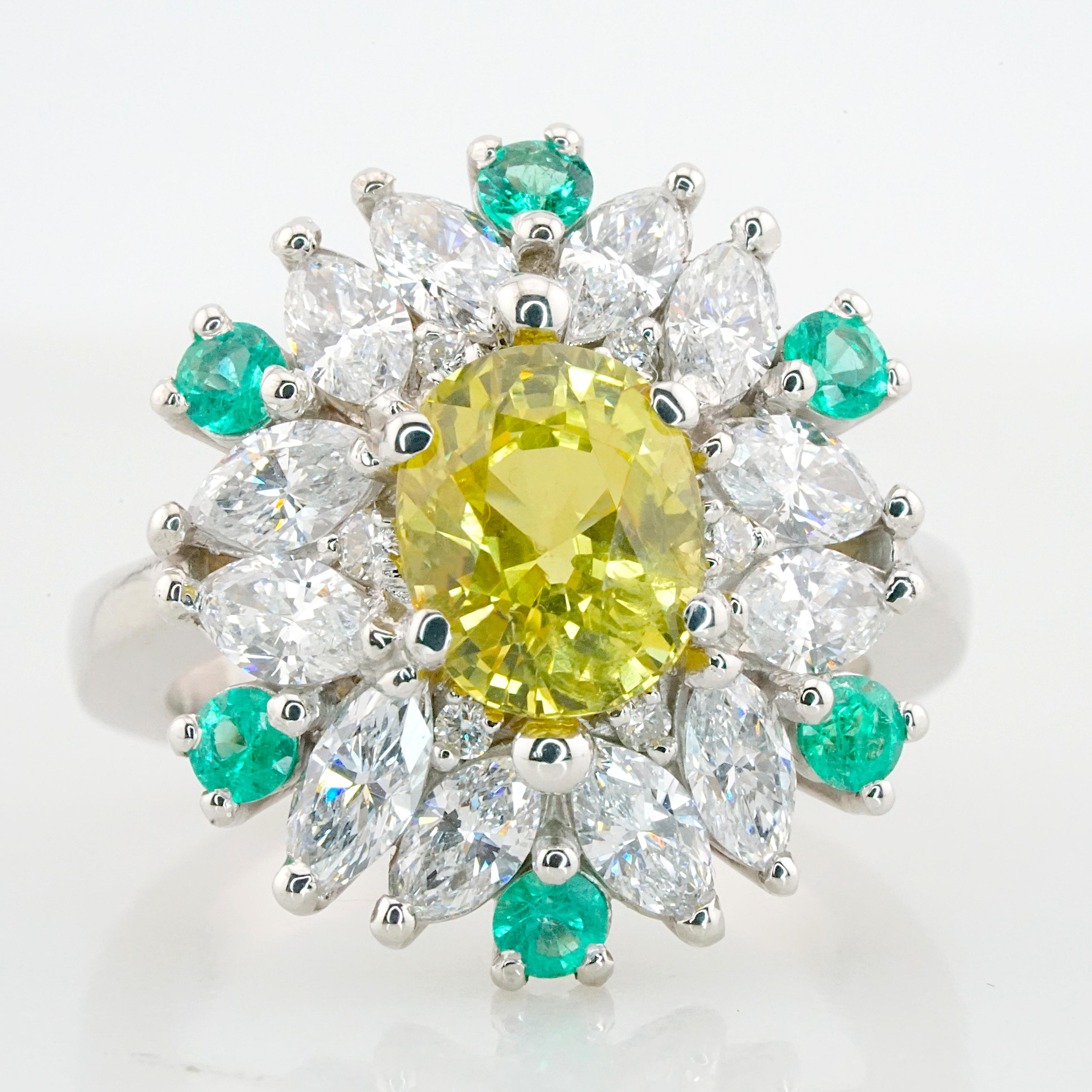 Taille ovale GIA Certified 2.82 Carat No Heat Yellow Sapphire Marquise Diamond Emerald Ring en vente