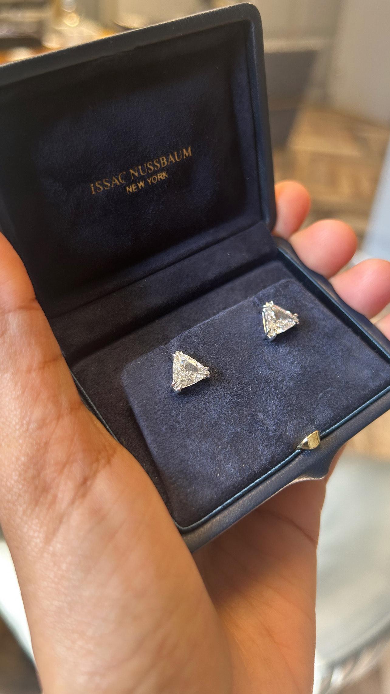 Modern Issac Nussbaum GIA Certified 2.84 Carat Trilliant diamond studs For Sale