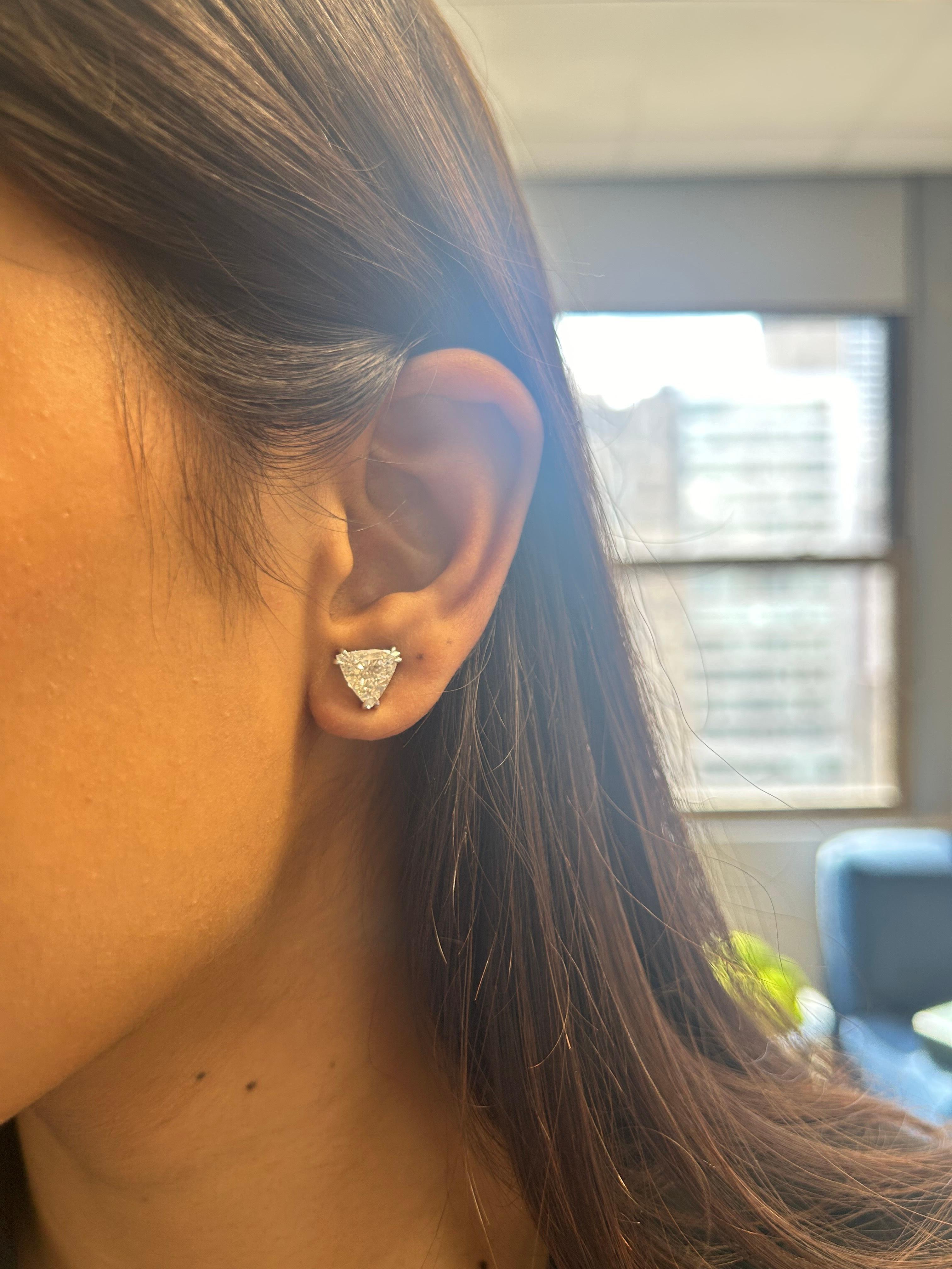 Issac Nussbaum GIA Certified 2.84 Carat Trilliant diamond studs In New Condition For Sale In New York, NY