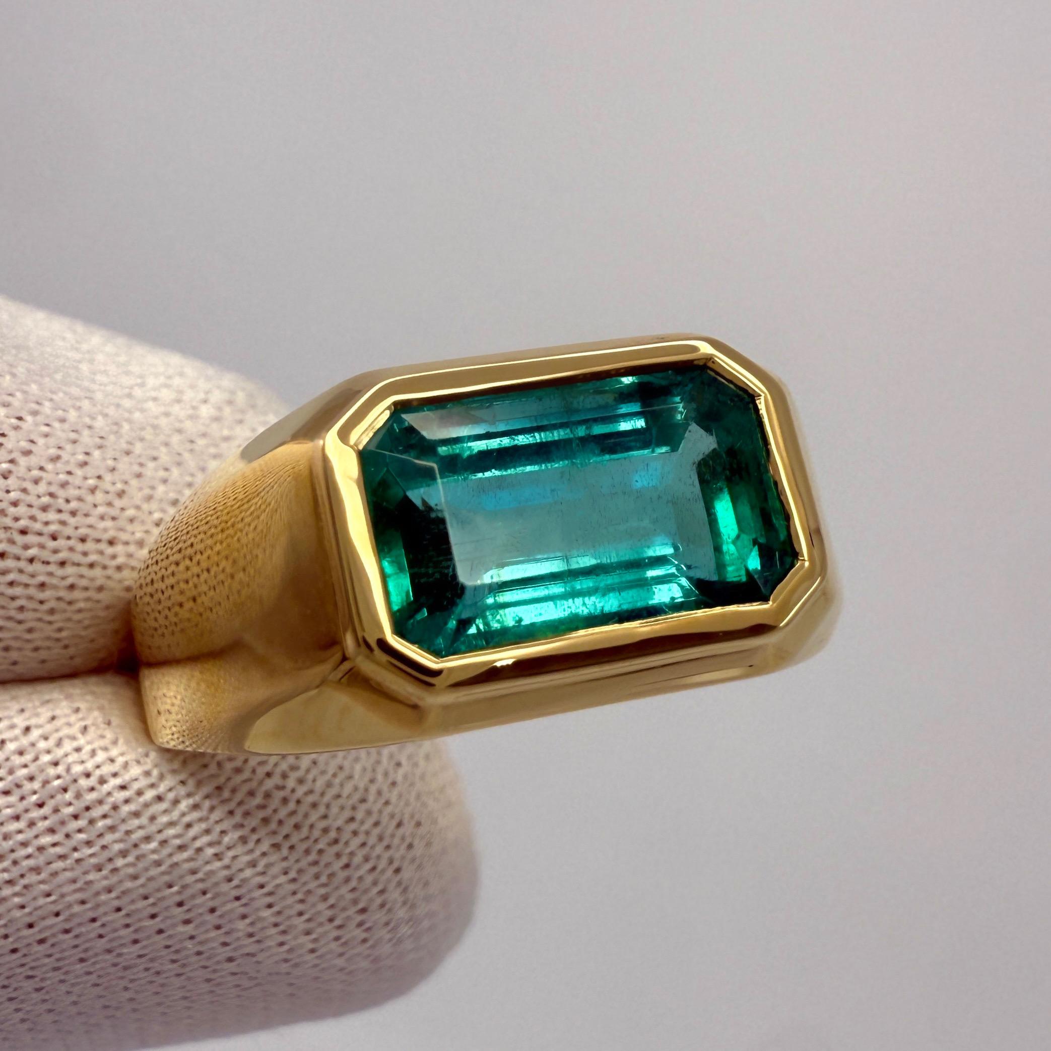 Bague chevalière East West en or jaune 18 carats, certifiée GIA, 2,84ct d'émeraude zambienne Neuf - En vente à Birmingham, GB