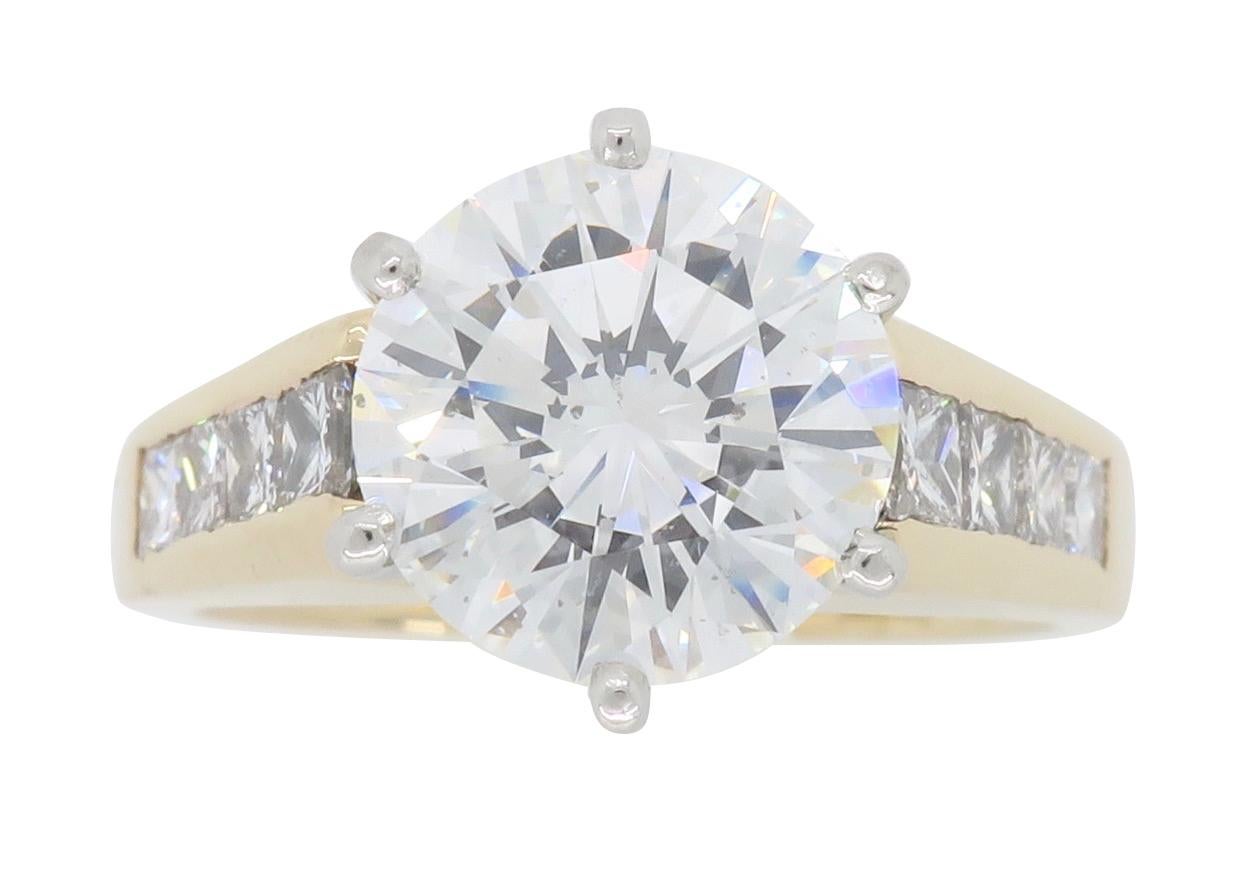 GIA Certified 2.89 Carat Round Brilliant Cut Diamond Engagement Ring 2