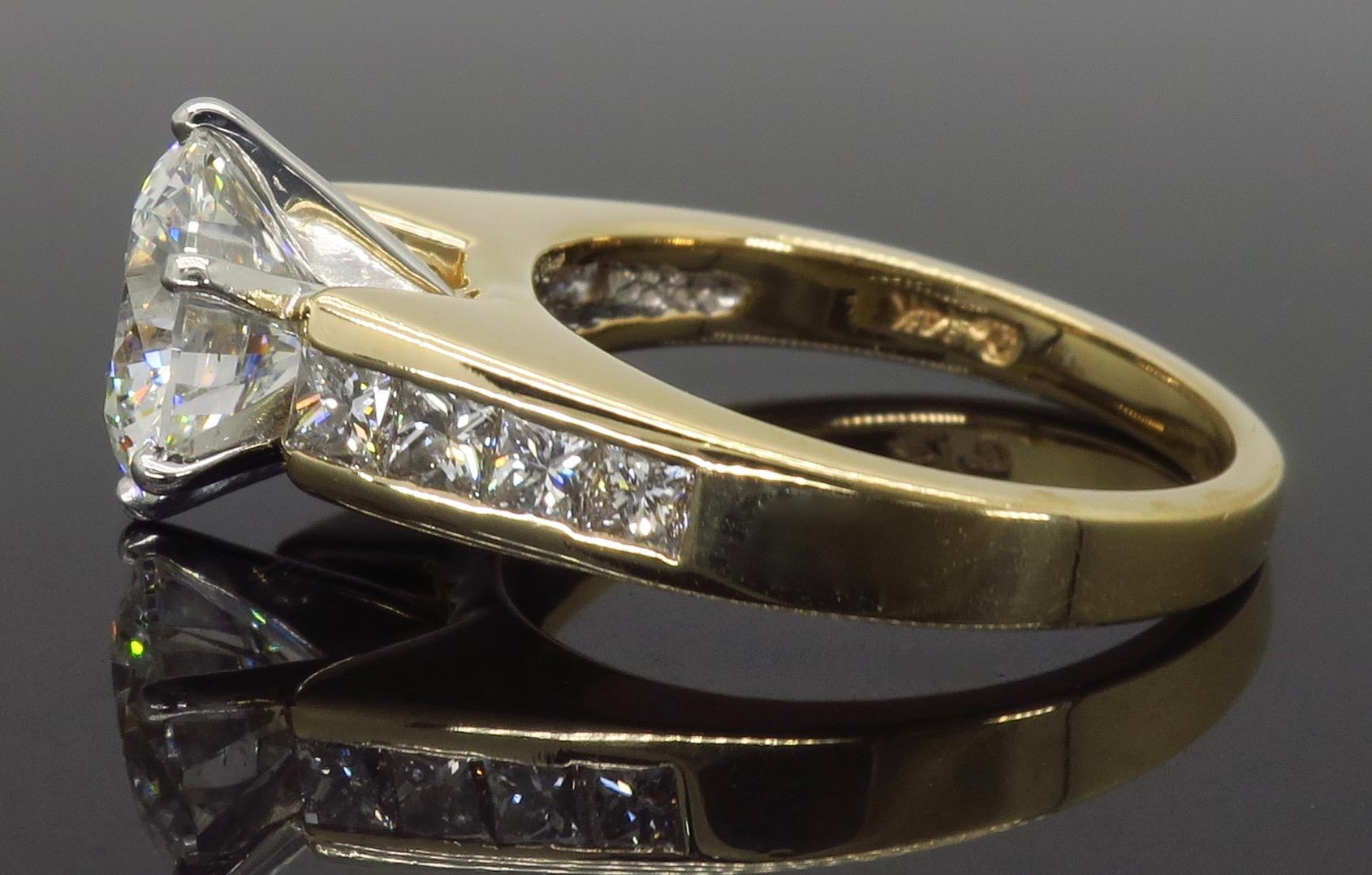 Round Cut GIA Certified 2.89 Carat Round Brilliant Cut Diamond Engagement Ring