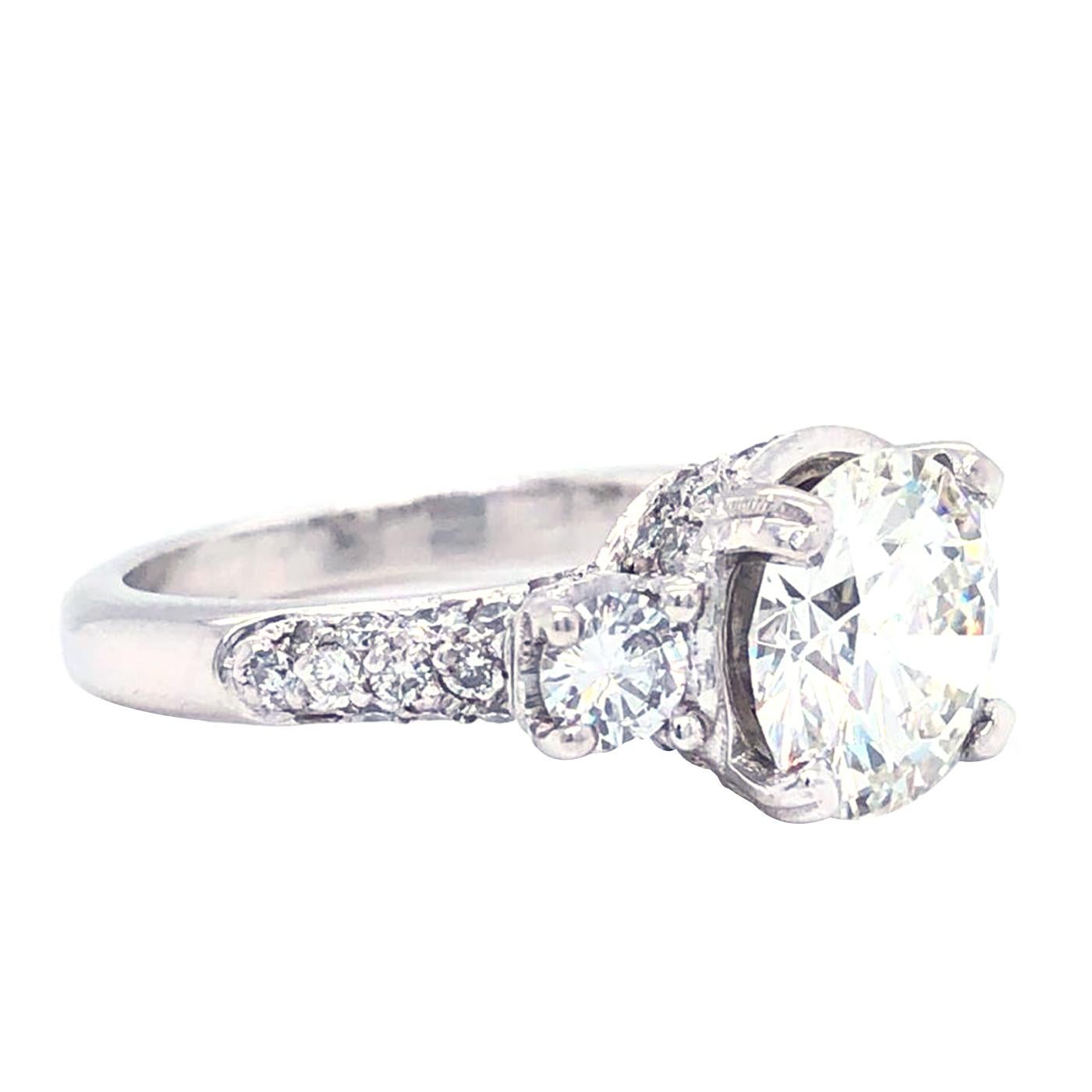 GIA Certified 2.9 Carat Round Diamond Classic Pave Platinum Ring 10.4 G In Good Condition In Aventura, FL