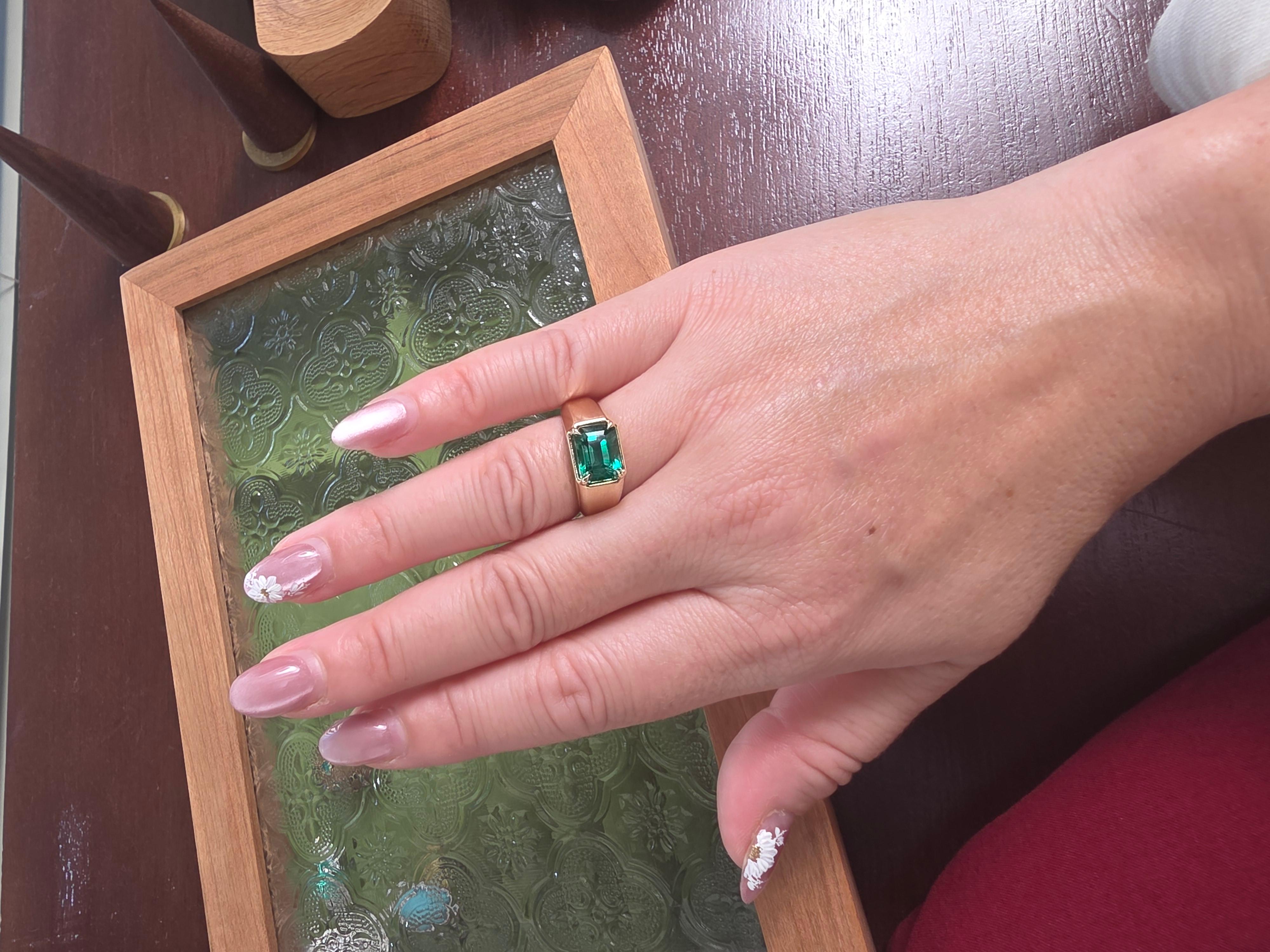 GIA zertifiziert 2,90 Karat sambischen Smaragd Solitär Siegelring in 14K Gold im Angebot 3