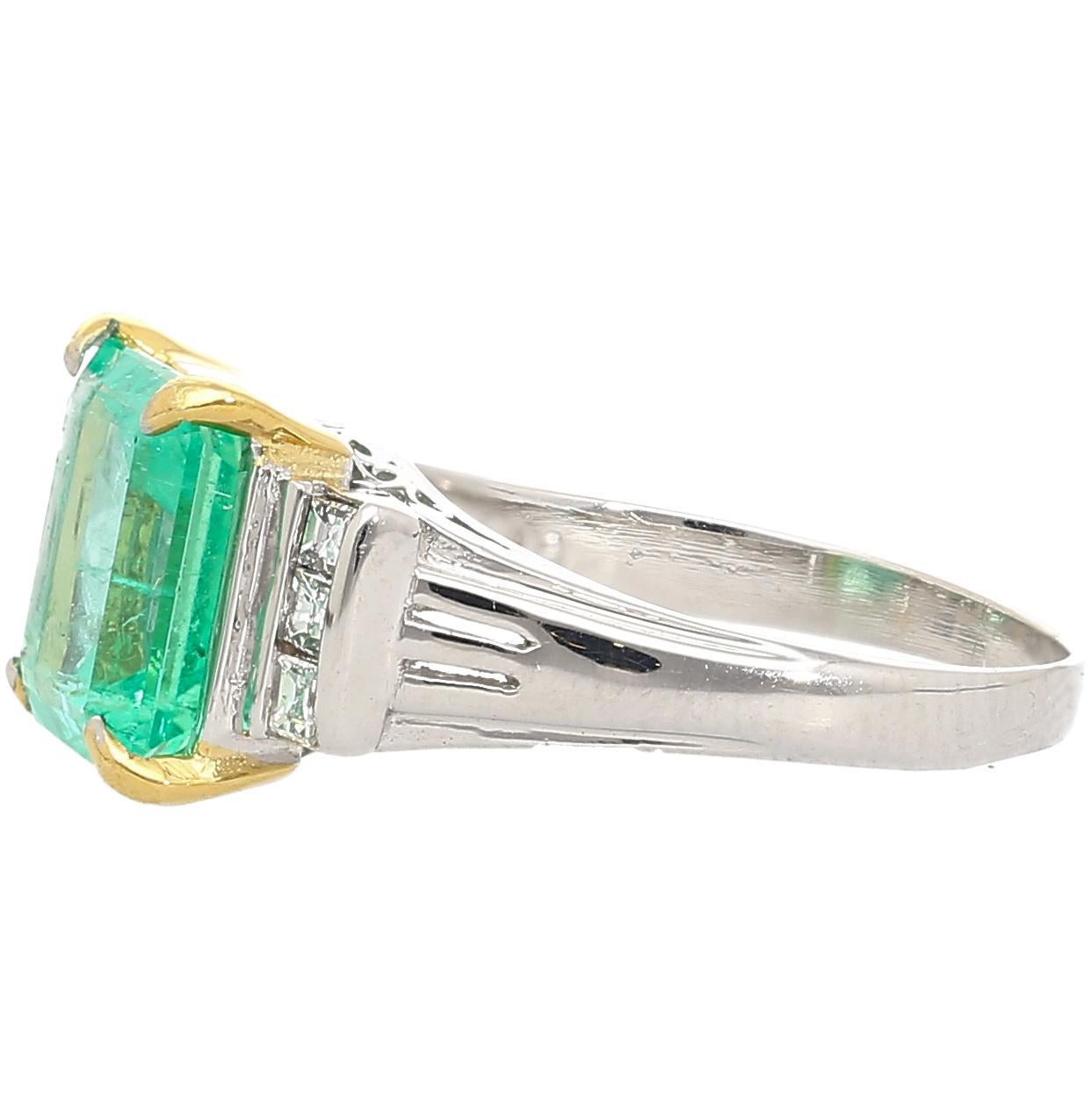 GIA Certified 2.91 Carat Colombian Emerald & Diamond Platinum Ring Contemporáneo en venta