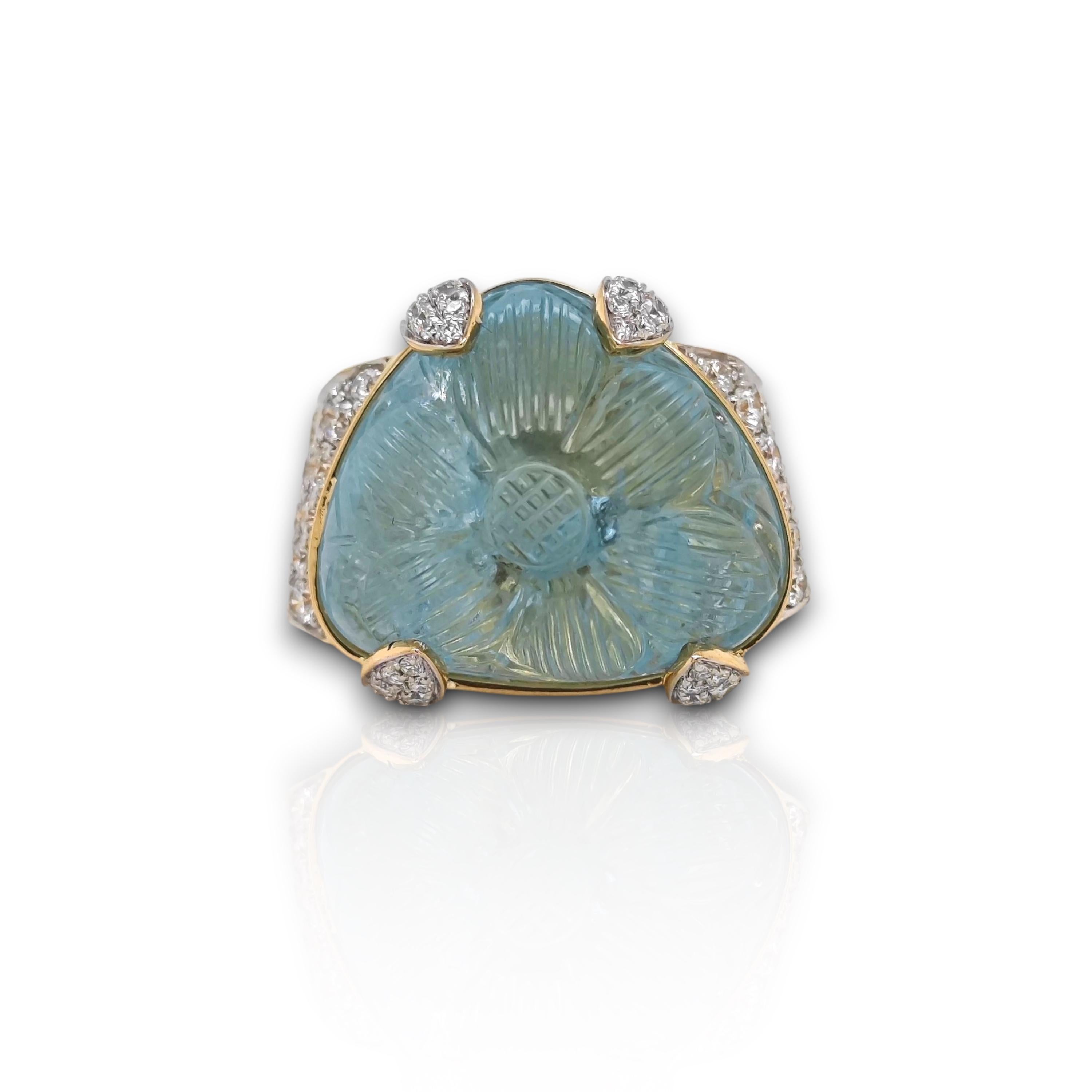 Donna Anello in oro giallo con acquamarina e diamante bianco certificato GIA da 29.15 carati in vendita