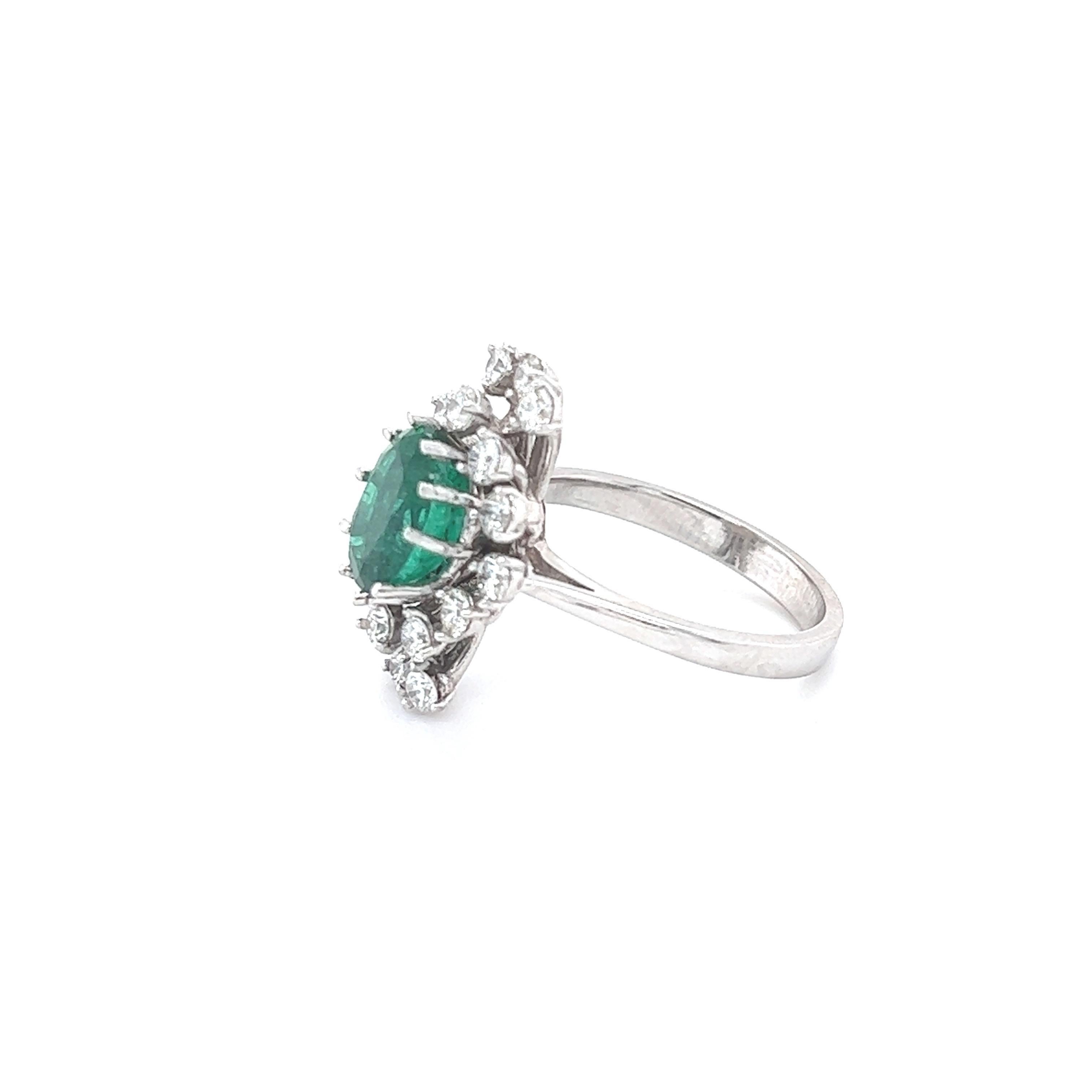 Contemporary GIA Certified 2.92 Carat Natural Emerald Diamond White Gold Ring For Sale