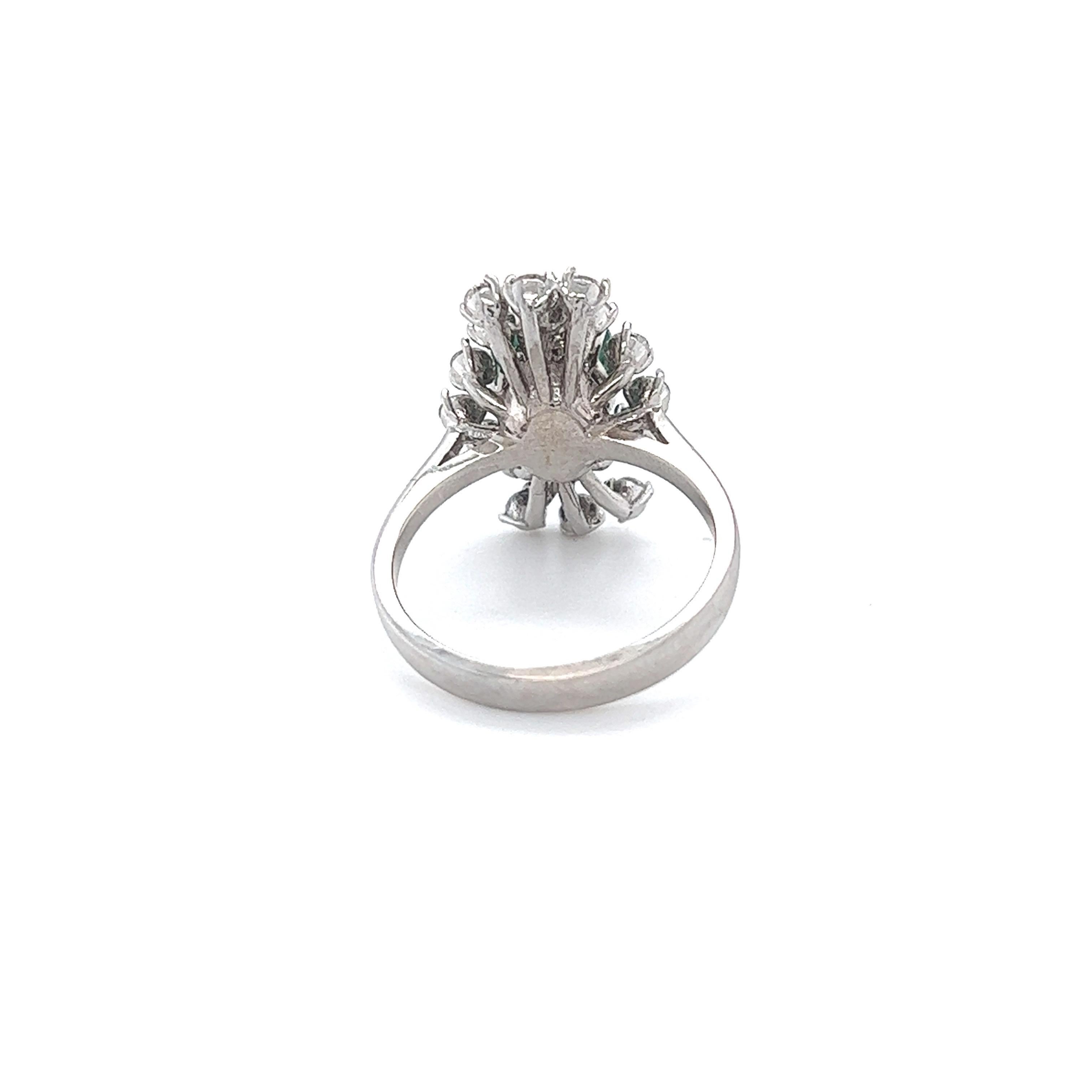 Oval Cut GIA Certified 2.92 Carat Natural Emerald Diamond White Gold Ring For Sale