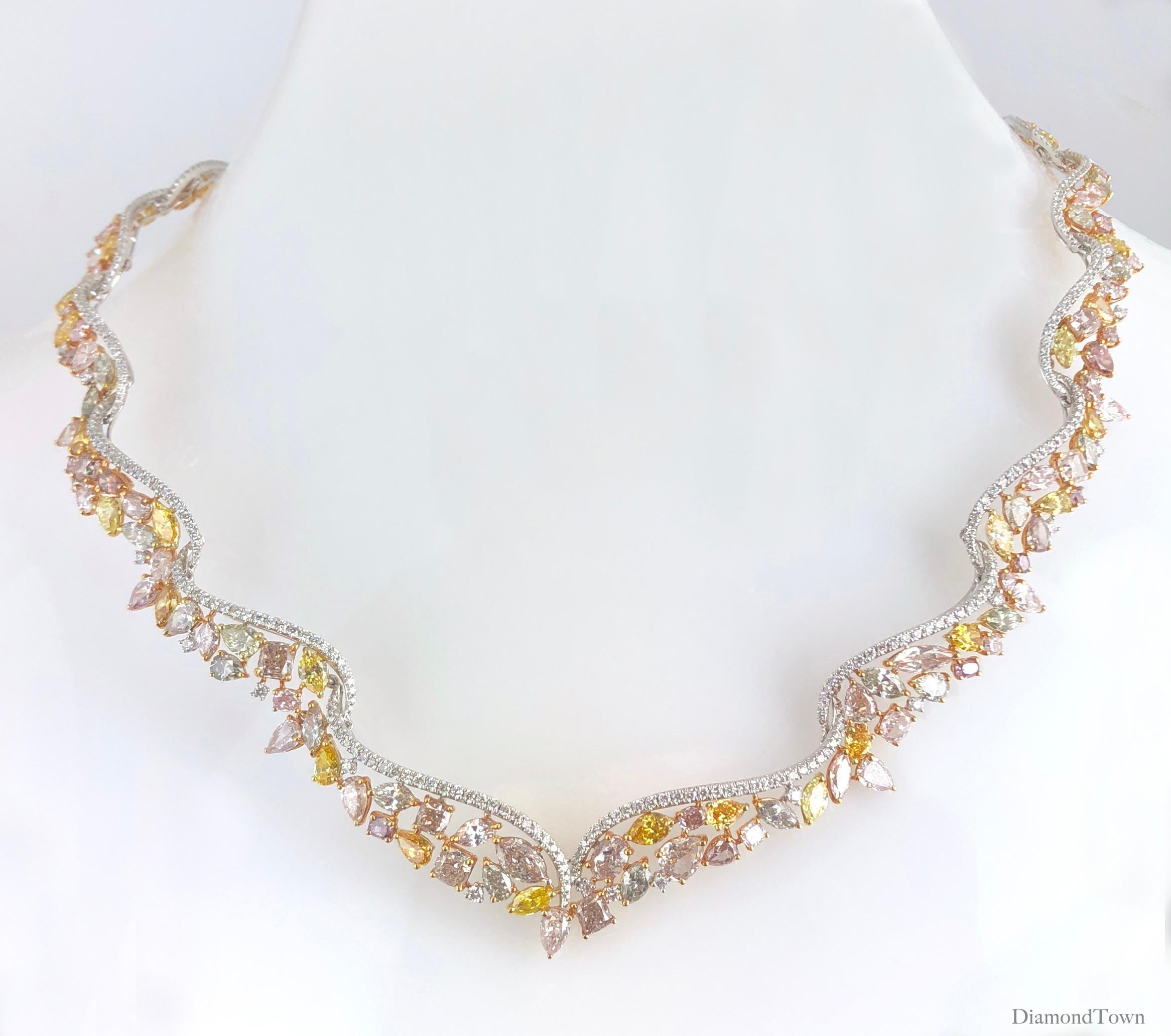 Taille mixte GIA Certified 29.43 Carat Handcrafted Natural Color Diamond Tiara Necklace ref40 en vente