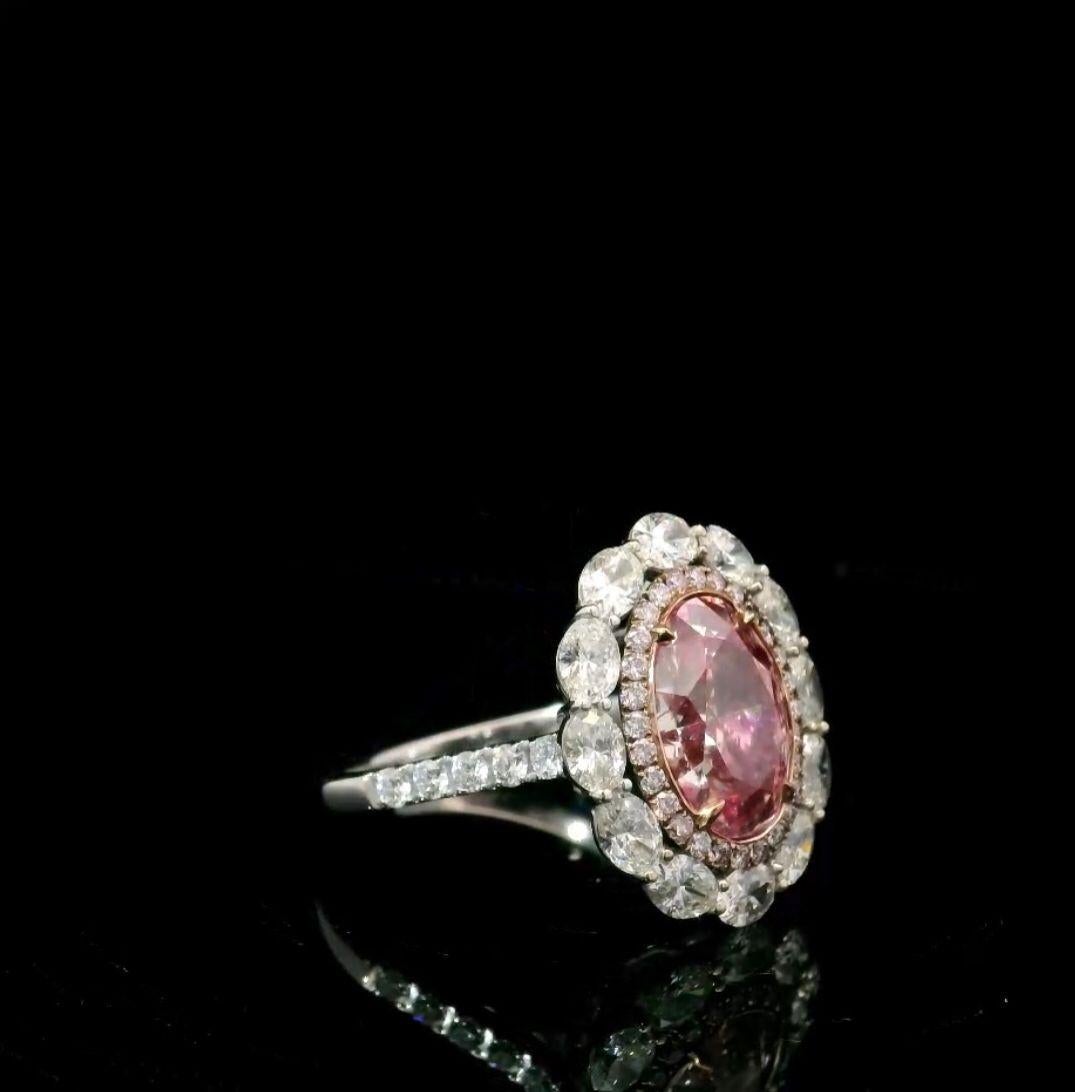 Taglio ovale Anello con diamante certificato GIA da 2,98 carati di colore marrone rosato chiaro con purezza SI2 in vendita