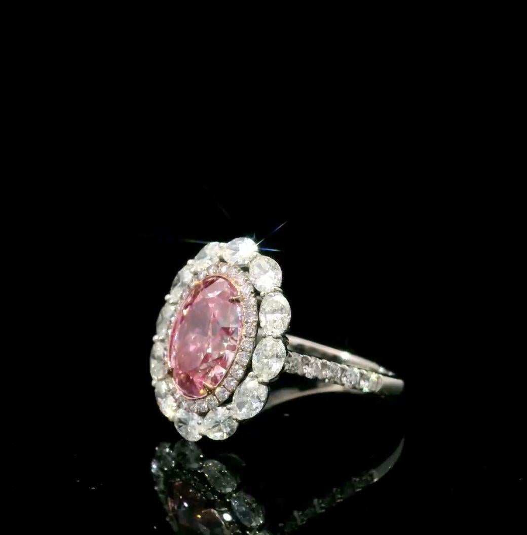 Anello con diamante certificato GIA da 2,98 carati di colore marrone rosato chiaro con purezza SI2 In condizioni Nuovo in vendita a บางรัก, TH