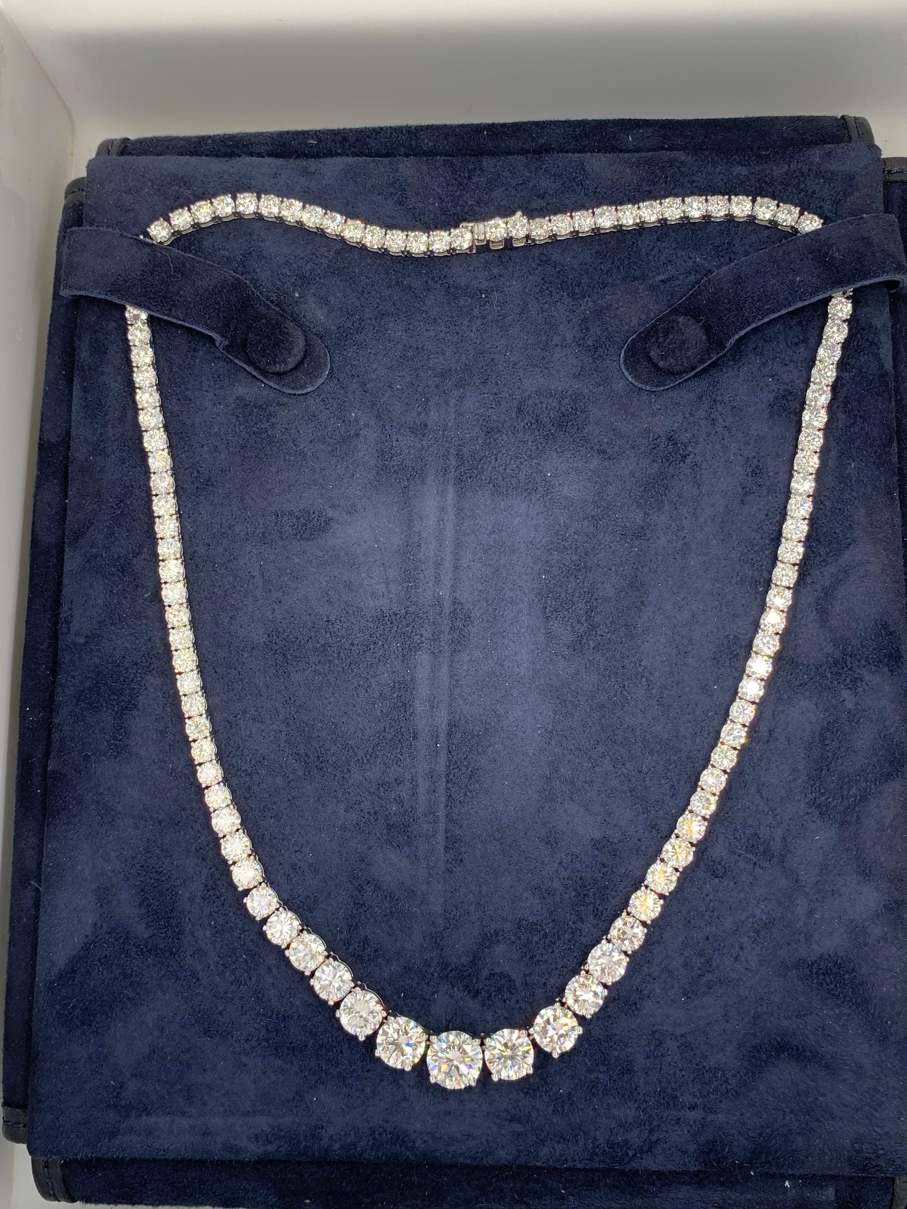 Taille ronde Collier Riviera gradué en diamants de 30 carats certifiés par le GIA en vente