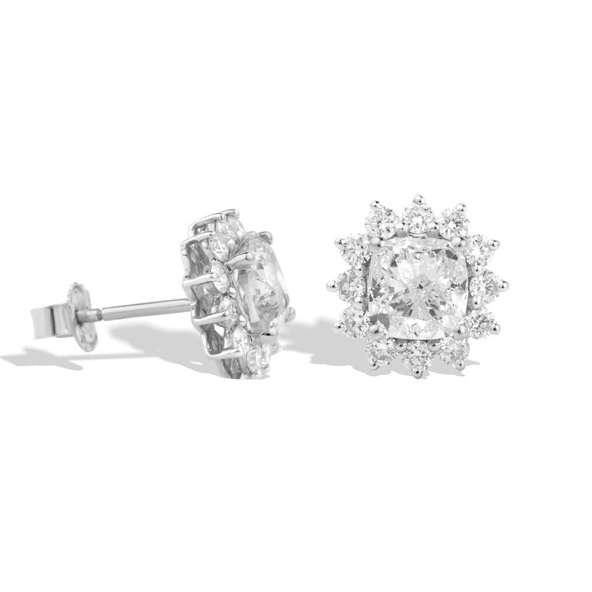 Clous d'oreilles en or 18 carats avec diamant coussin de 1 carat chacun, certifié GIA G VVS en vente 3