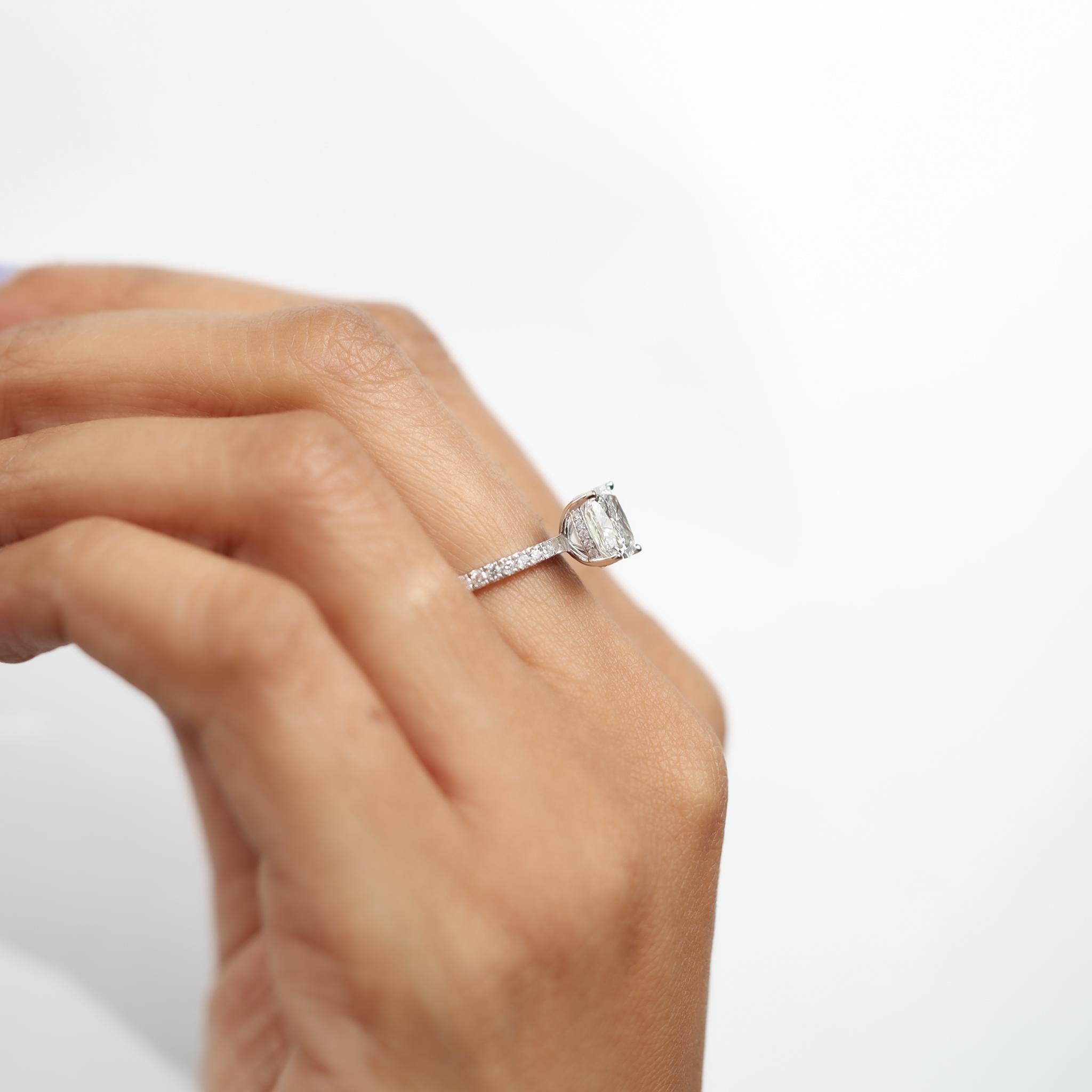 GIA Bericht zertifiziert Cushion Cut E VS 2 Karat Diamant Solitär Ring Platin im Angebot 5