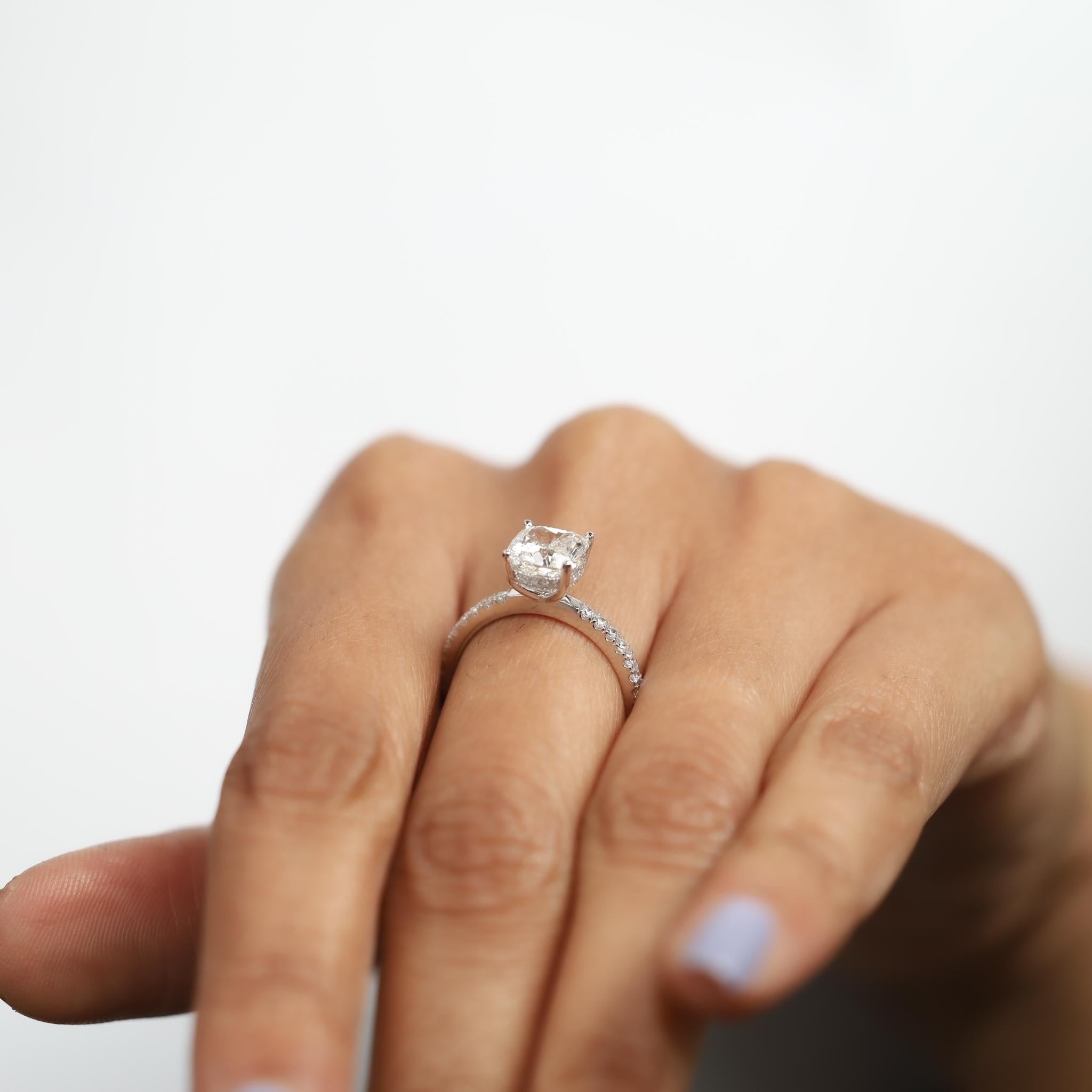 GIA Bericht zertifiziert Cushion Cut E VS 2 Karat Diamant Solitär Ring Platin im Angebot 6