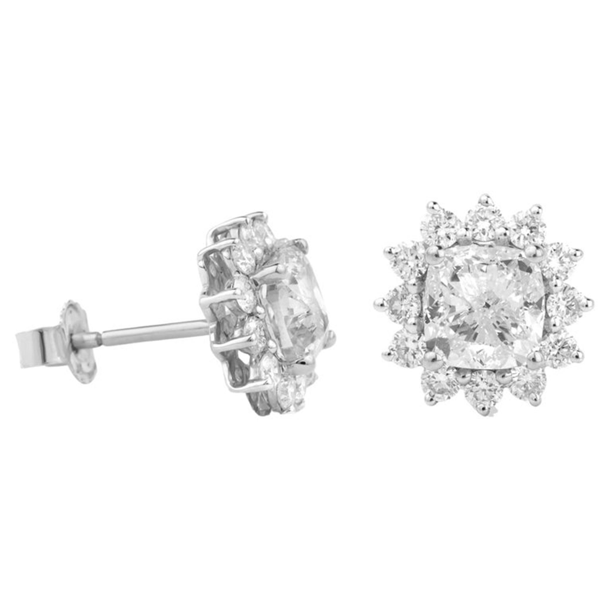 Donna Orecchini a cerchio con diamante certificato GIA VS da 1 carato ciascuno, oro bianco 18 carati in vendita