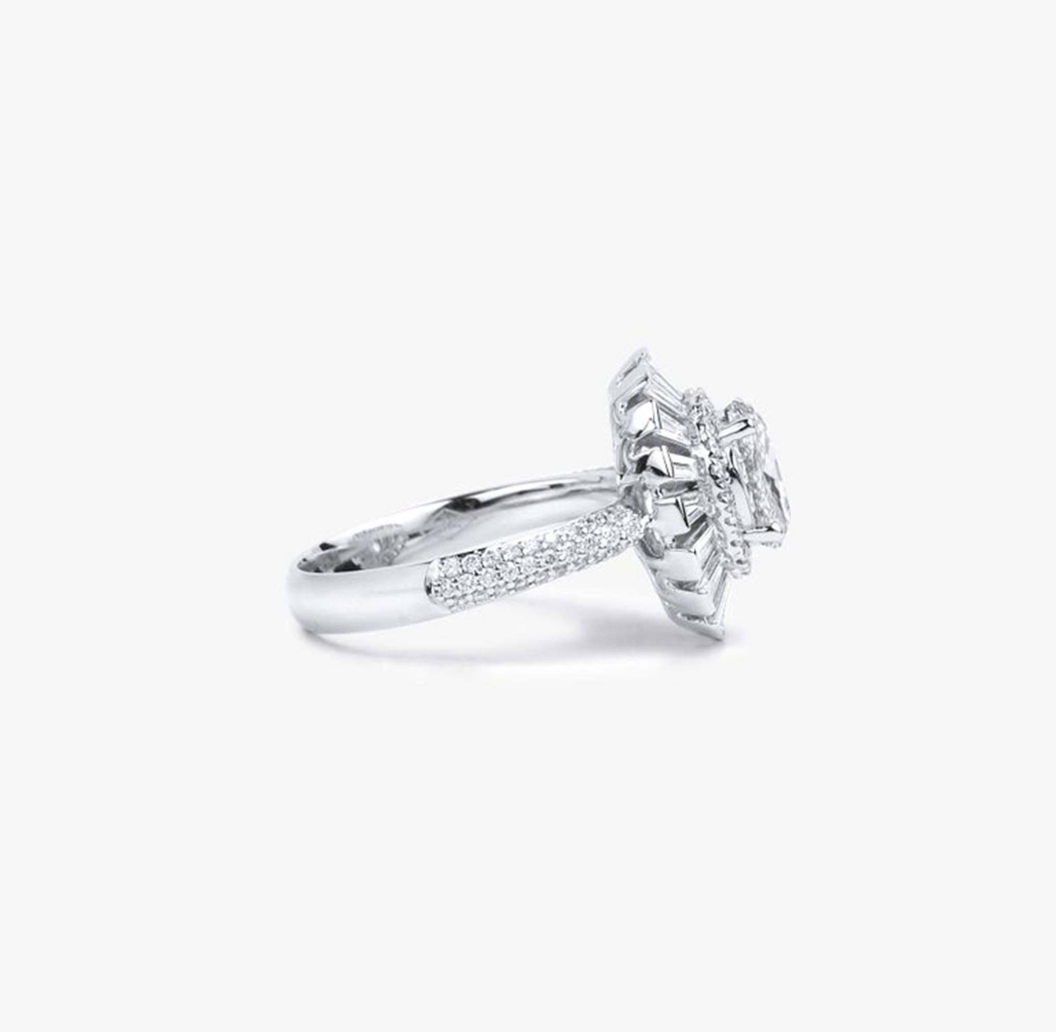 Anillo de compromiso con halo de diamantes talla baguette oval G VS certificado GIA de 2 quilates en venta 3