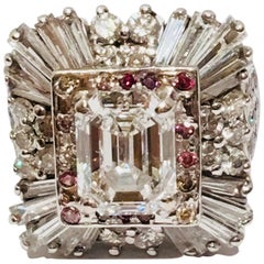 Bague avec diamant taille émeraude de 3 carats au centre, certifié GIA, VVS1 -D, de 8,3 carats au total