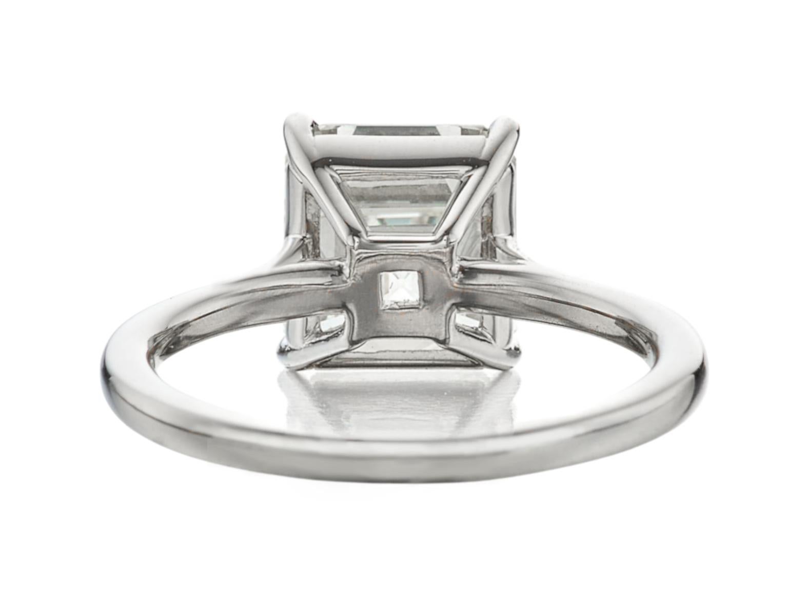 Platinring, GIA-zertifizierter 3 Karat E Farbe Quadratischer Diamant im Smaragdschliff (Moderne) im Angebot