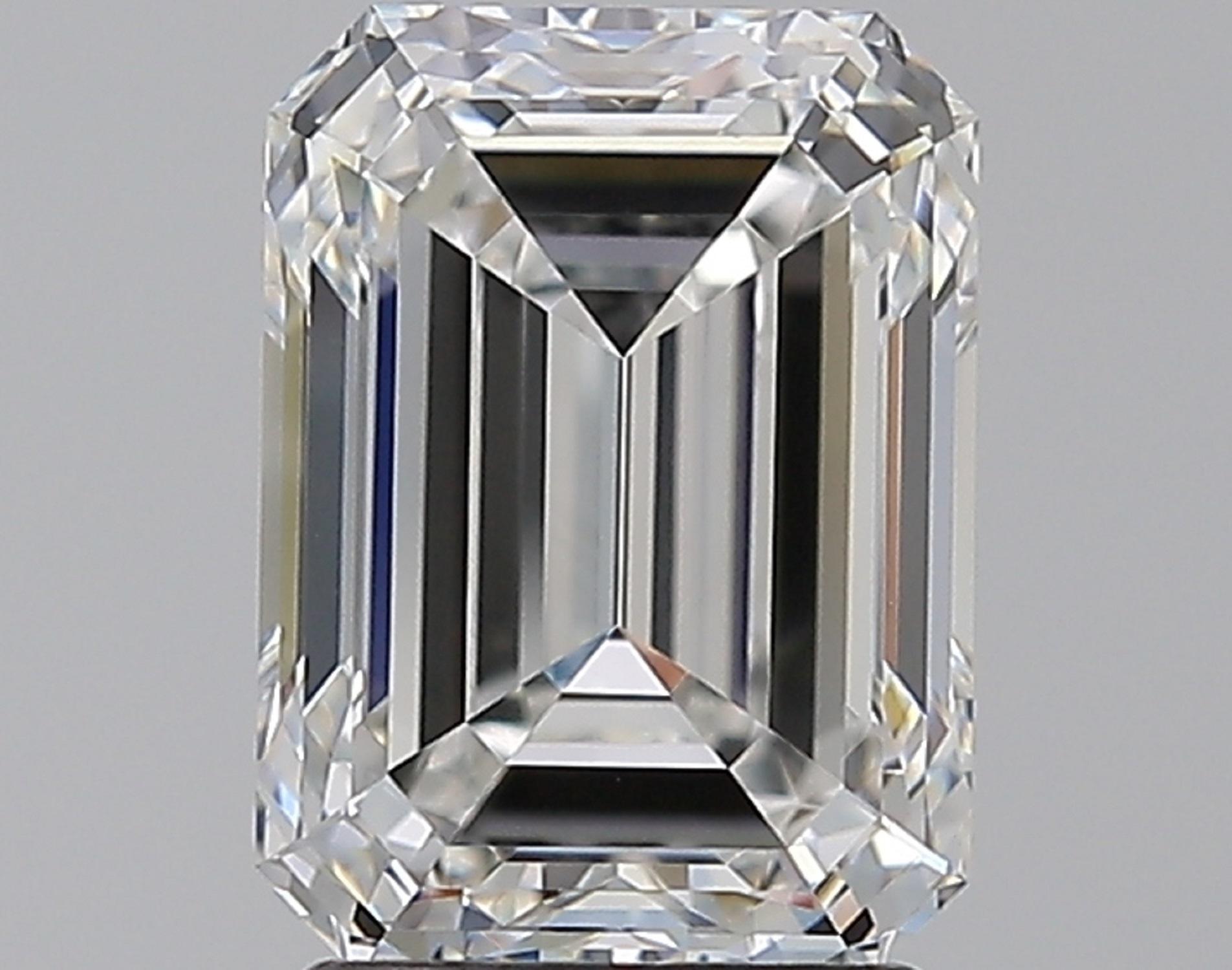 GIA Certified 2.25 Carat Emerald Cut Diamond Platinum Ring In New Condition In Rome, IT