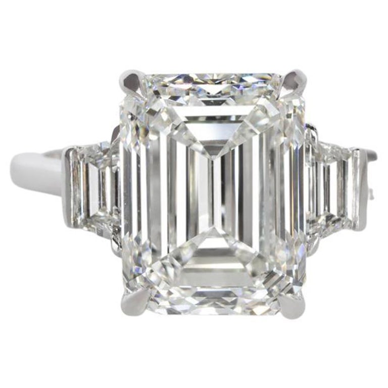 Anello con diamante taglio smeraldo certificato GIA da 3 carati