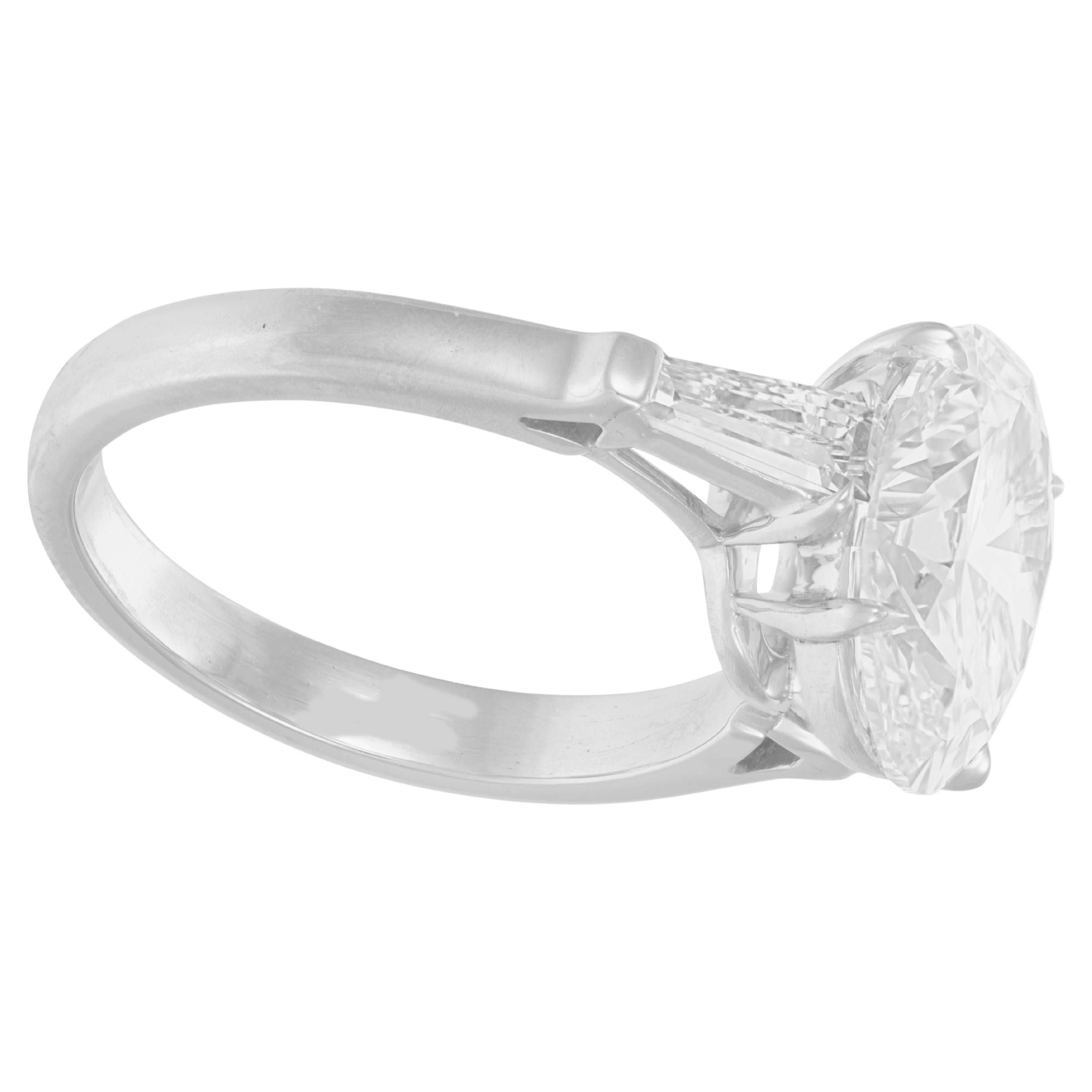 Contemporary GIA Certified 3.05 Carat Oval Cut Diamond E Color IF Clarity Platinum Ring For Sale