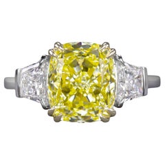 Bague coussin certifiée GIA 3 carats jaune intense fantaisie