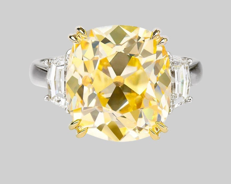 GIA Certified 3.25 Carat Fancy Light Yellow Old Mine Cut Diamond Made in  Italy For Sale at 1stDibs