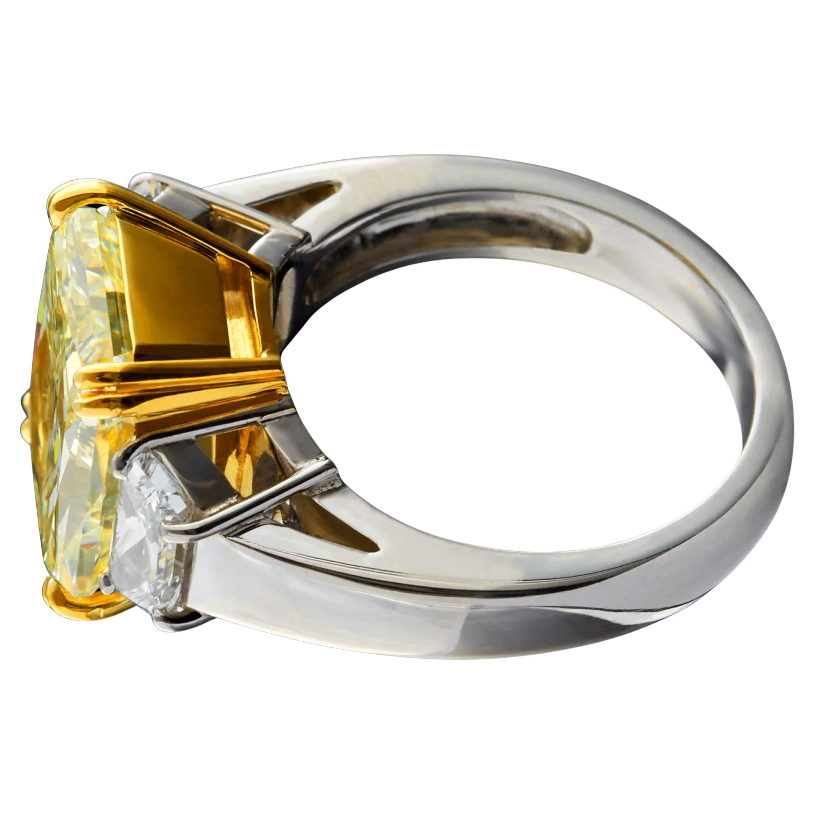 Contemporary GIA Certified 3 Carat Fancy Yellow Radiant Cut Diamond Platinum Ring For Sale