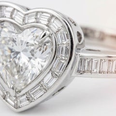 Bague de fiançailles sertie d'un diamant taille cœur de 3 carats certifié par le GIA, en or blanc 18 carats