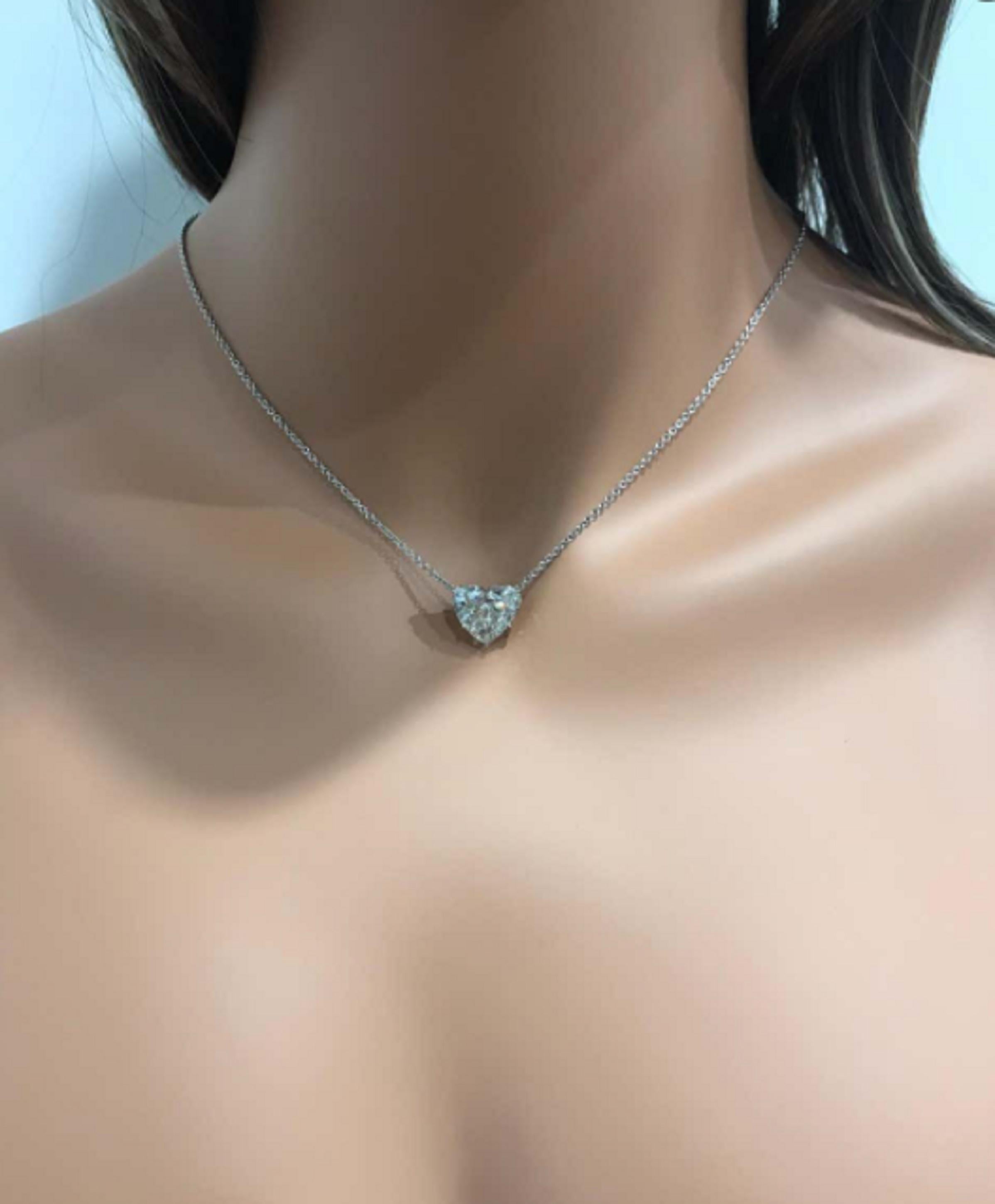 Taille cœur Collier en platine avec pendentif en forme de coeur de 3 carats certifié GIA en vente