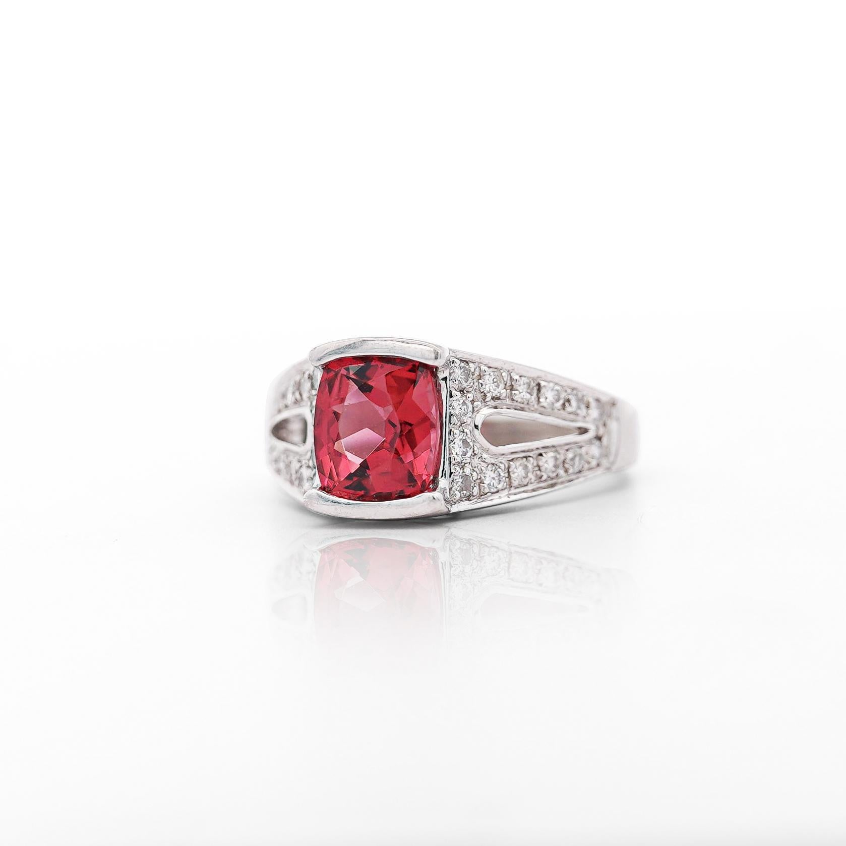 Platinring, GIA-zertifizierter 3 Karat unbehandelter roter Spinell & Diamant im Angebot 3