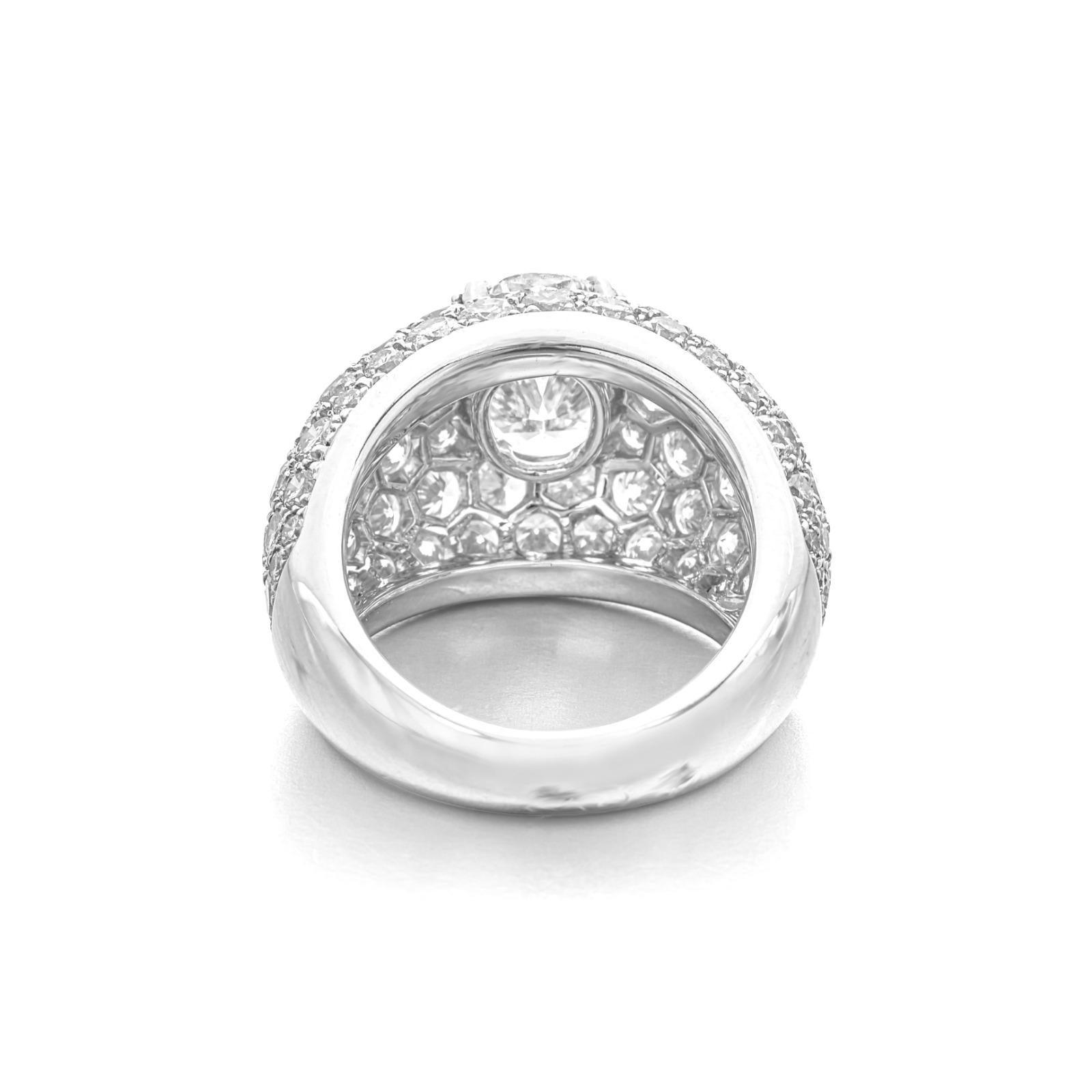 Anillo con pavé de diamantes ovalados de 3 quilates sin defectos certificado por GIA en Nuevo estado para la venta en Chicago, IL