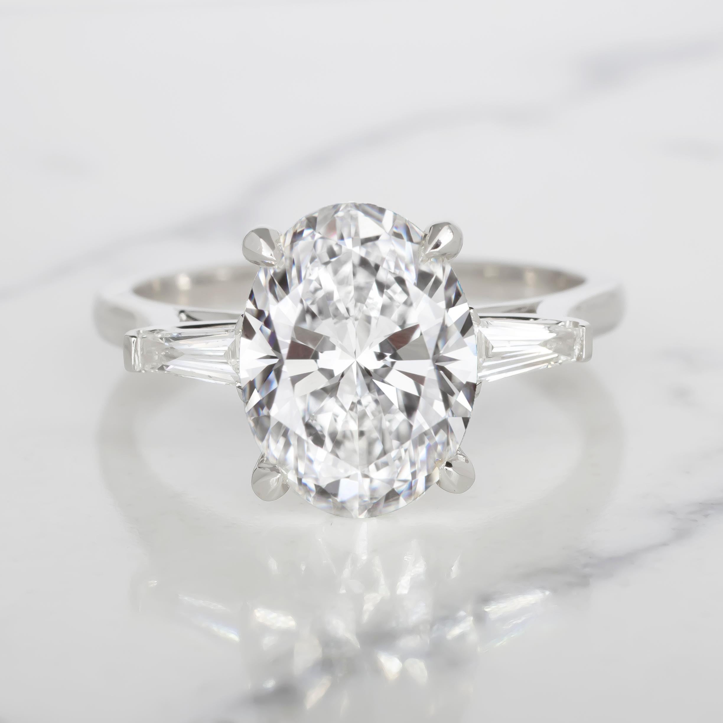Bague en diamant ovale de 3 carats certifié par le GIA, fabriquée en ITALIE en vente 2
