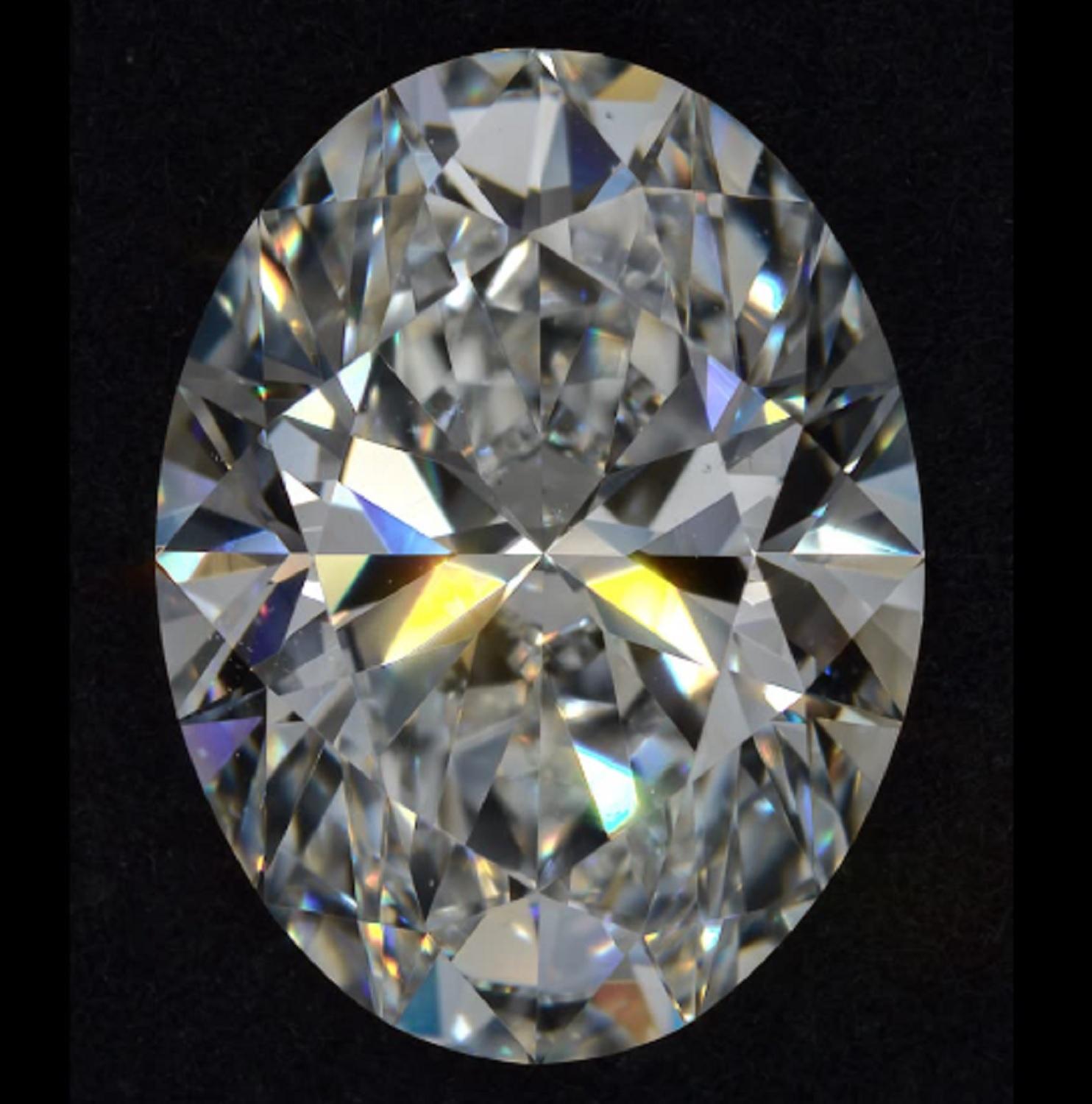 GIA Certified 3.01 Carat Oval Cut Diamond Ring with Halo and Pavè in Platinum For Sale 1